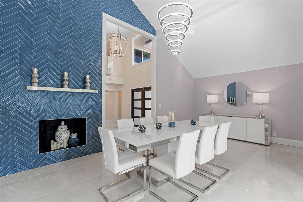 Wellington, FL 33414,15555 Hawker Ln