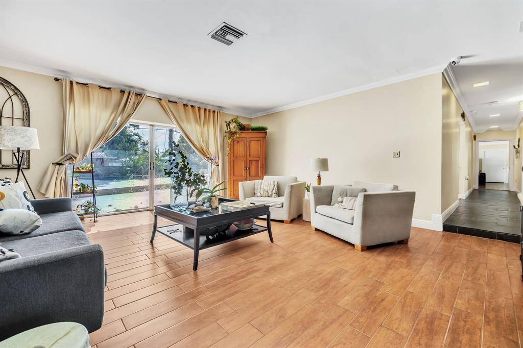 Hollywood, FL 33021,4734 Jefferson St