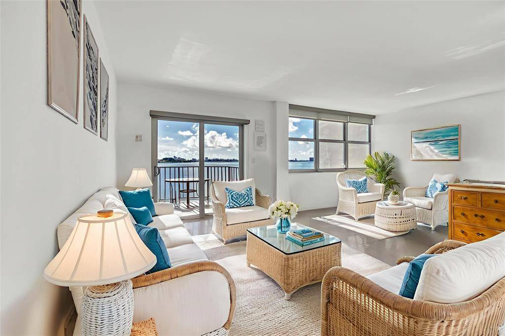 North Miami, FL 33181,11930 N Bayshore Dr #404