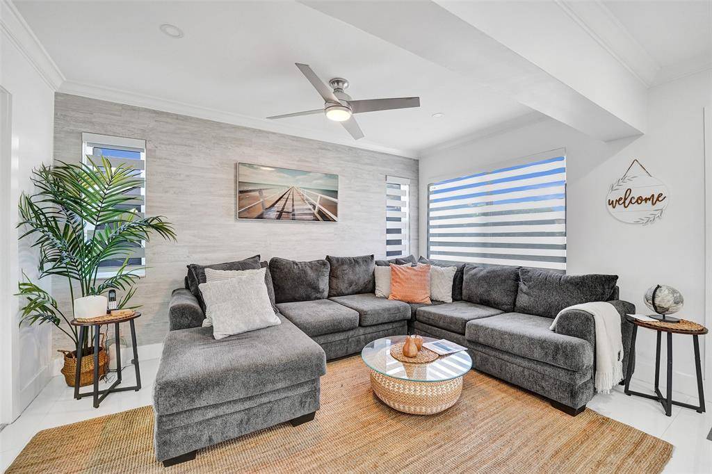 Hollywood, FL 33024,6740 Custer