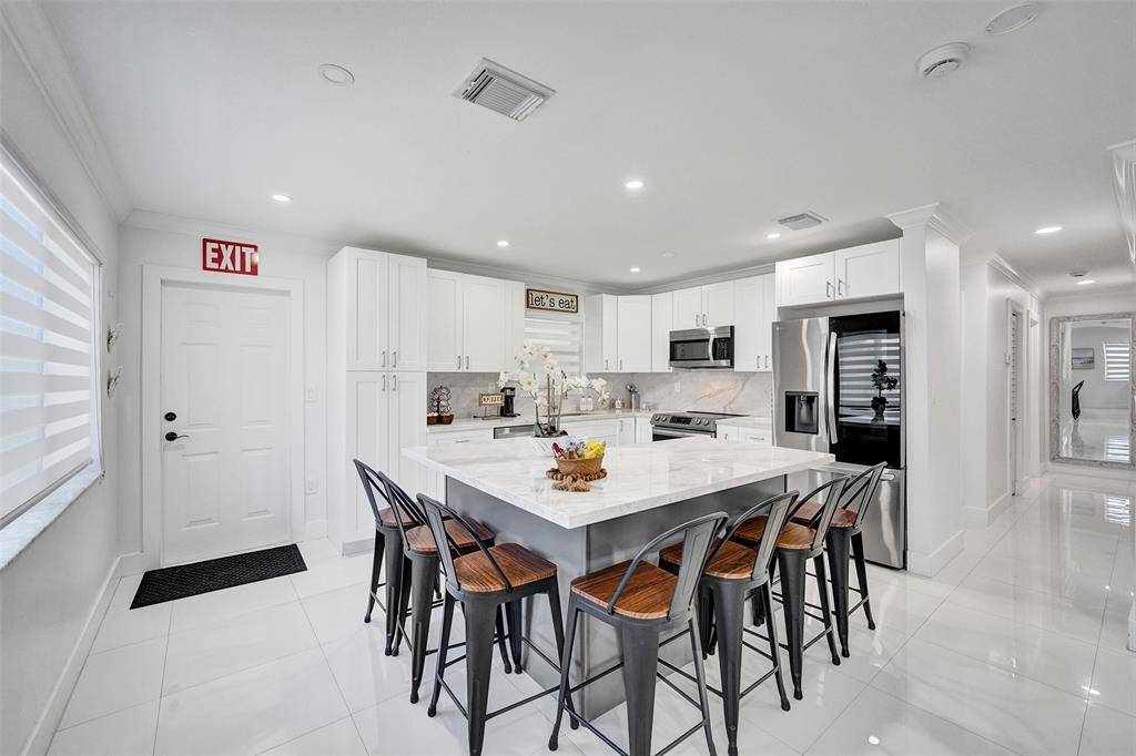 Hollywood, FL 33024,6740 Custer