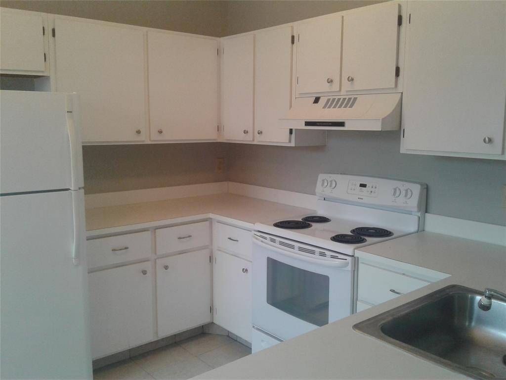 Pembroke Pines, FL 33026,11969 NW 11th St #11969