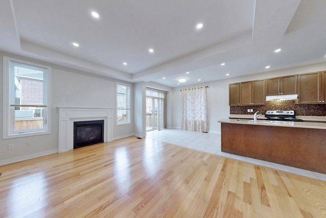 East Gwillimbury, ON L9N 0R8,24 Frederick Pearson ST N