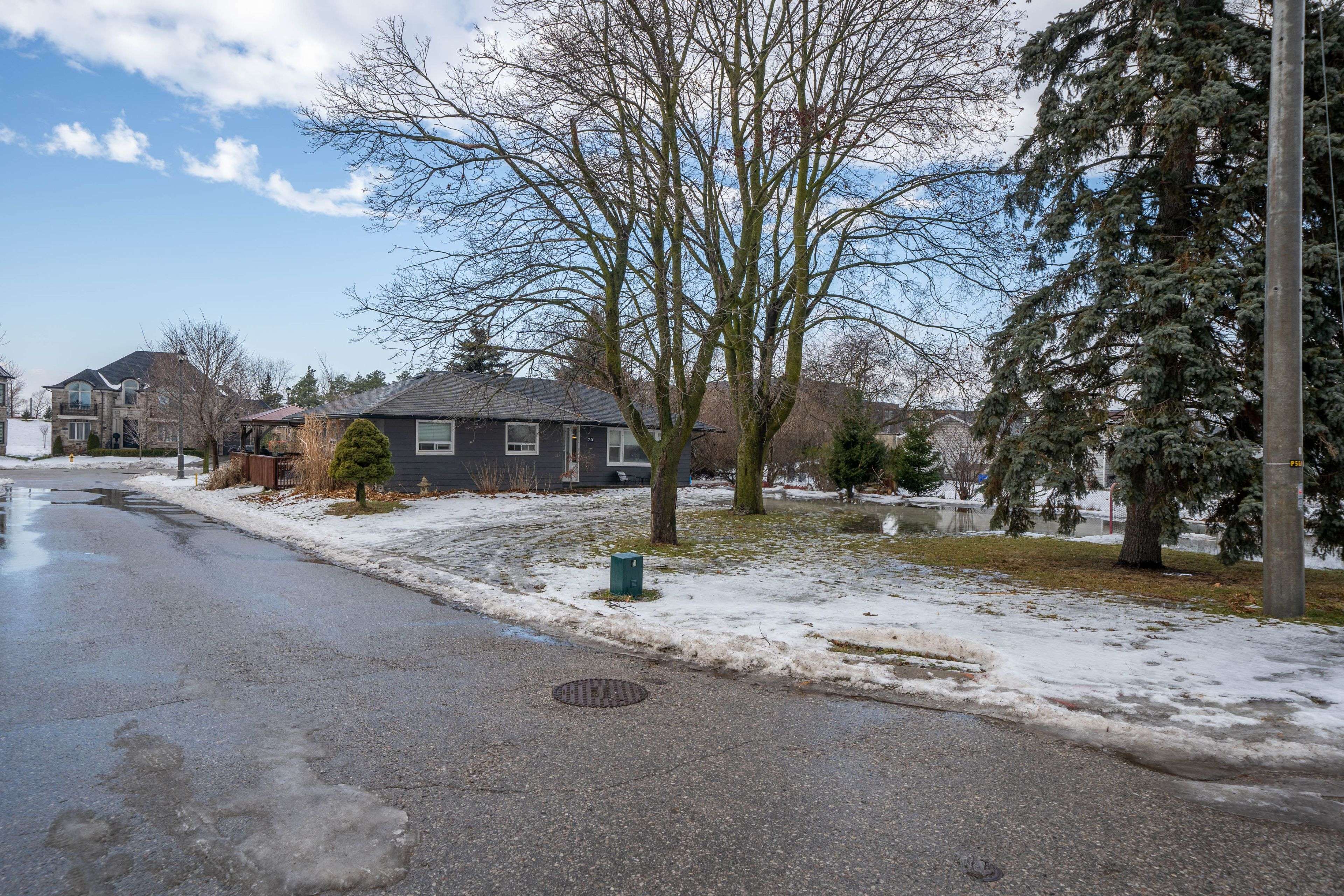 Vaughan, ON L4H 4X7,70 Simmons ST