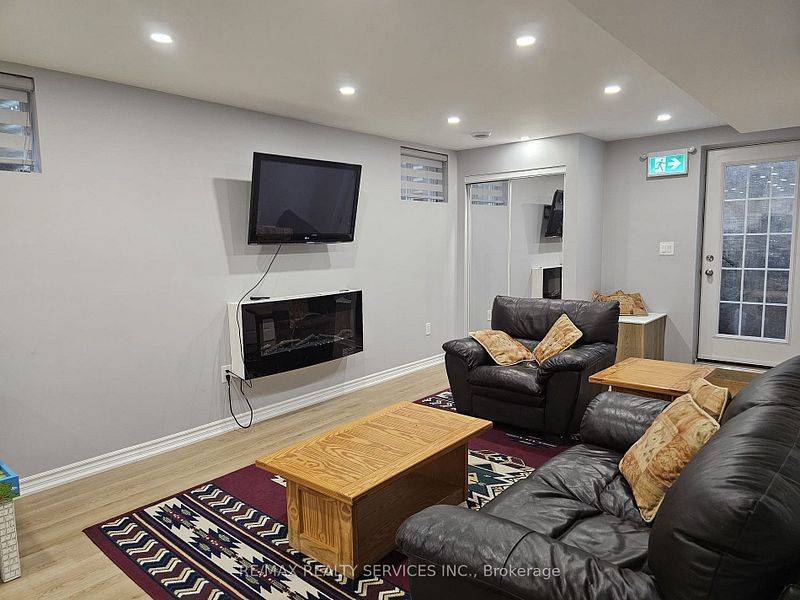 Brampton, ON L6Y 2J6,35 Curtis DR #Bsmt