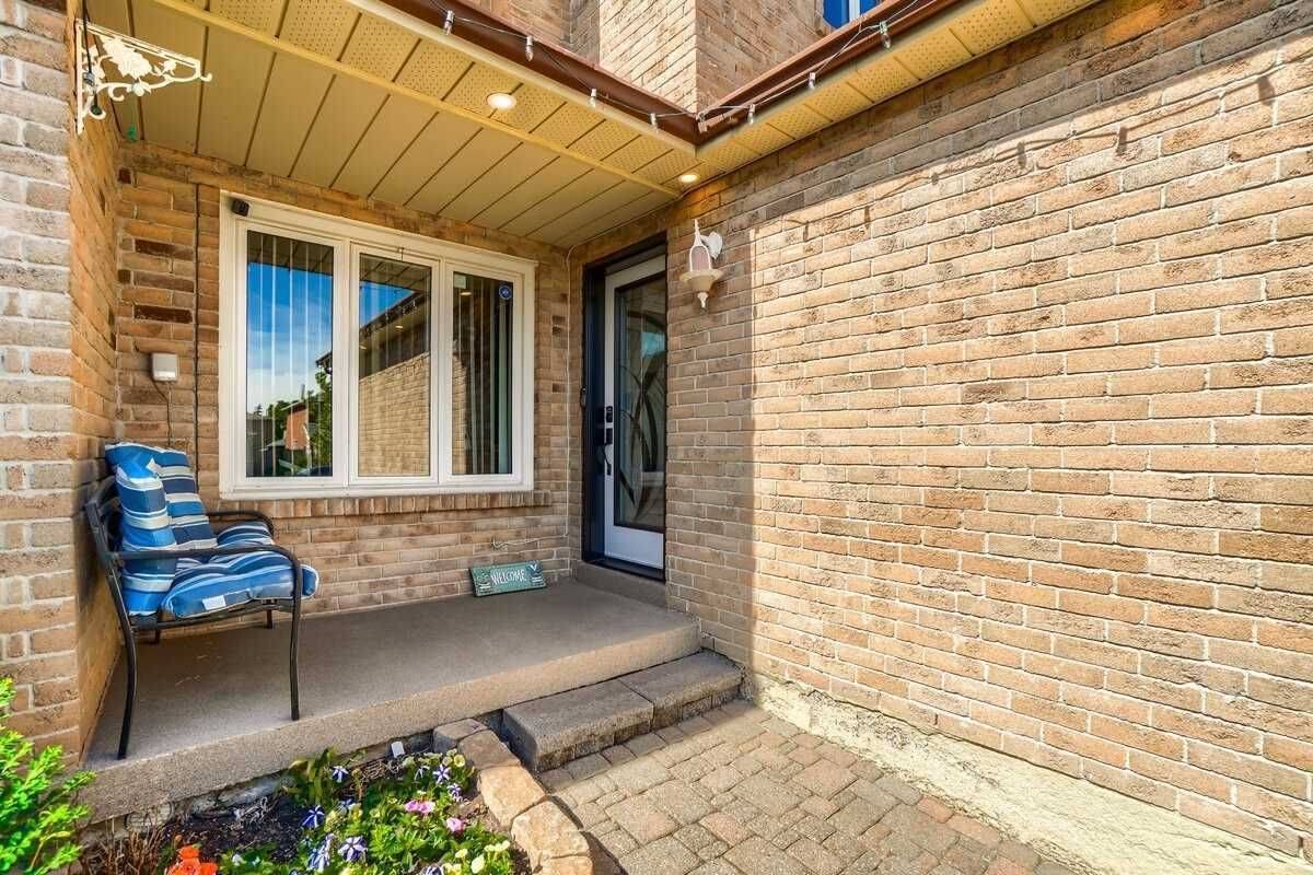 Brampton, ON L6Z 3V6,41 Jay ST