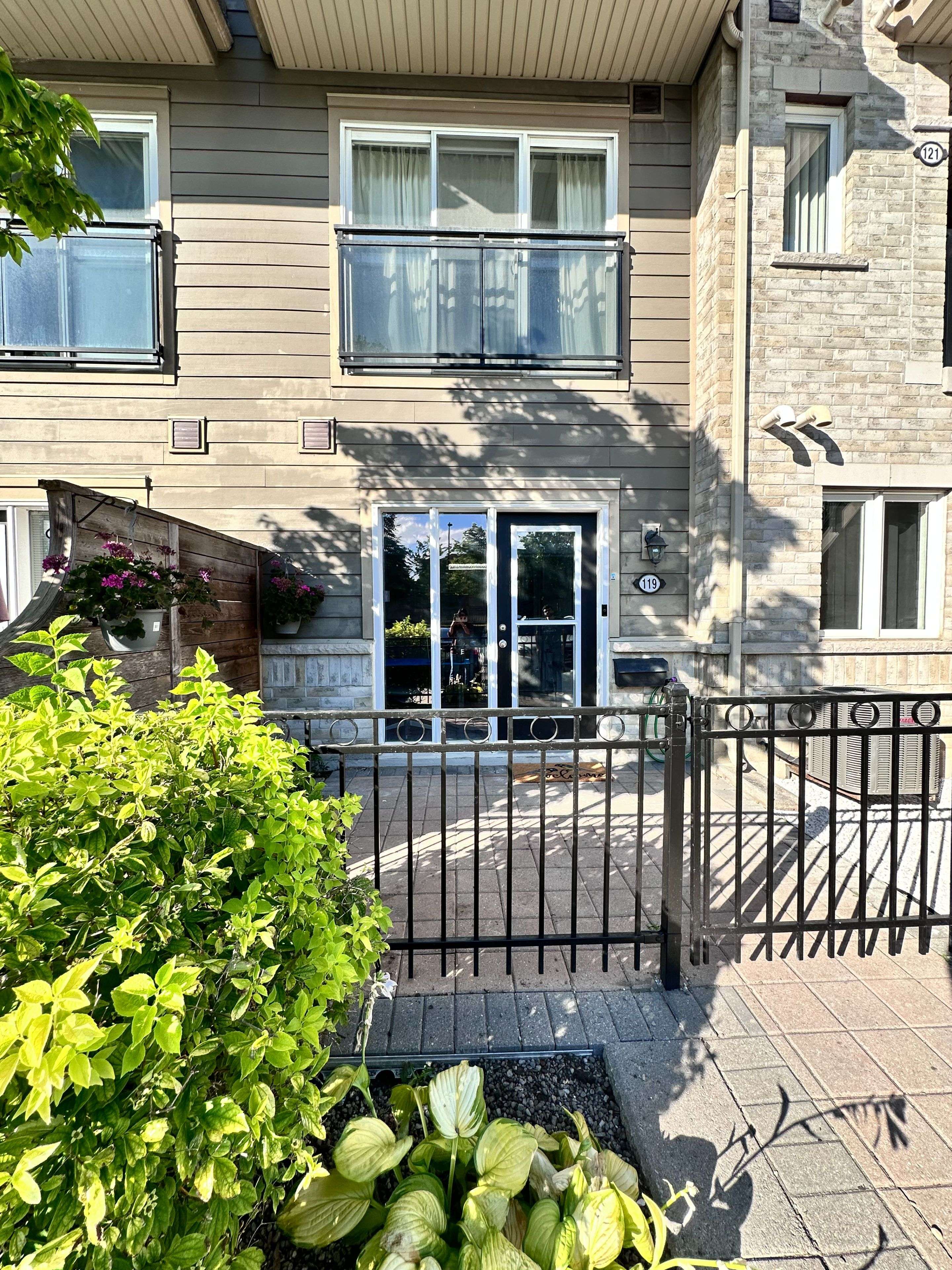 Mississauga, ON L5M 0S3,2891 Rio CT #119