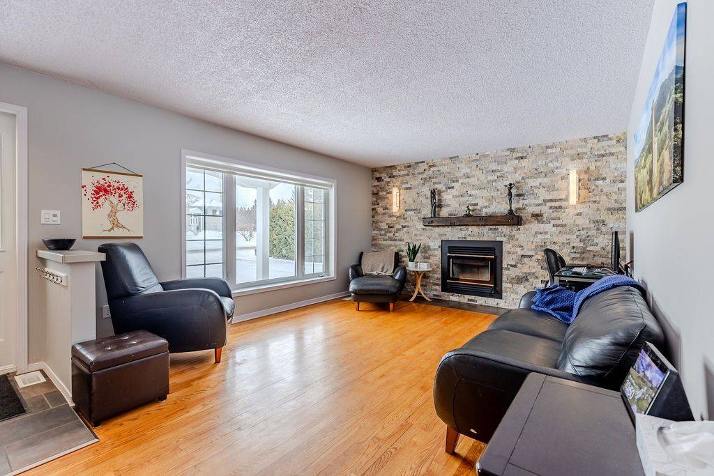 Laurentian Valley, ON K8B 1B4,103 Stoneyfield RD