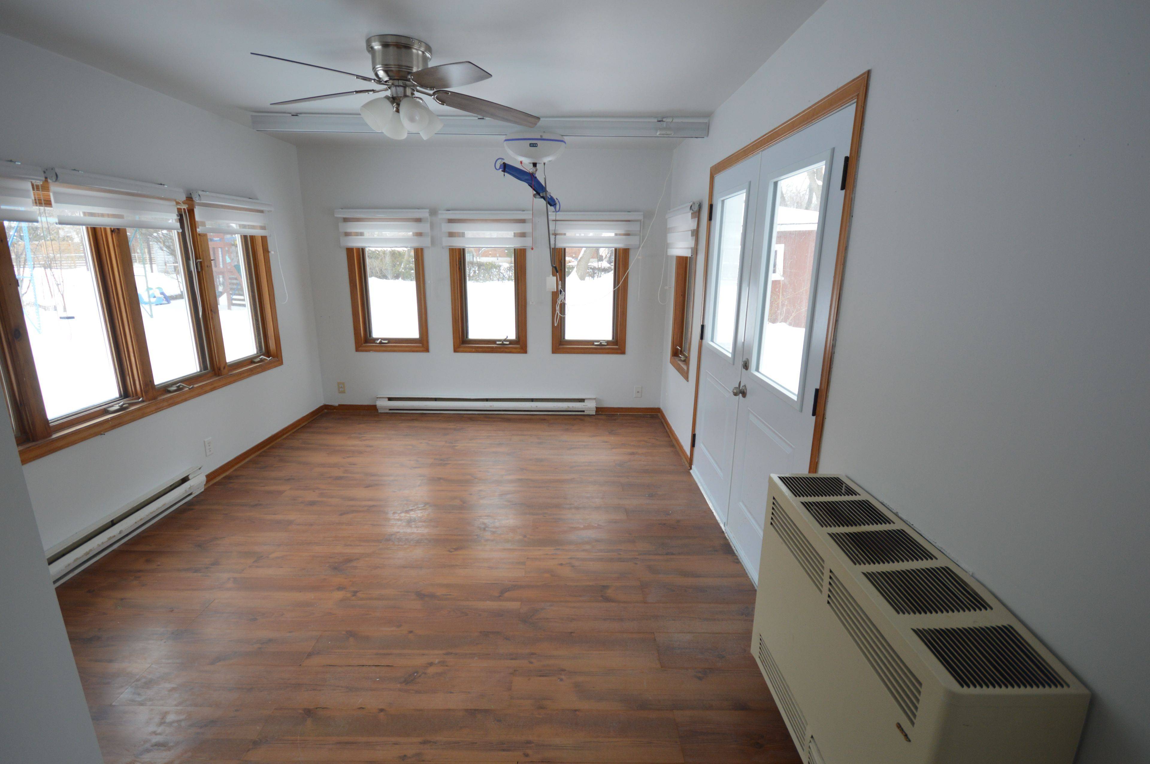 Renfrew, ON K7V 2Y7,235 Renfrew AVE W