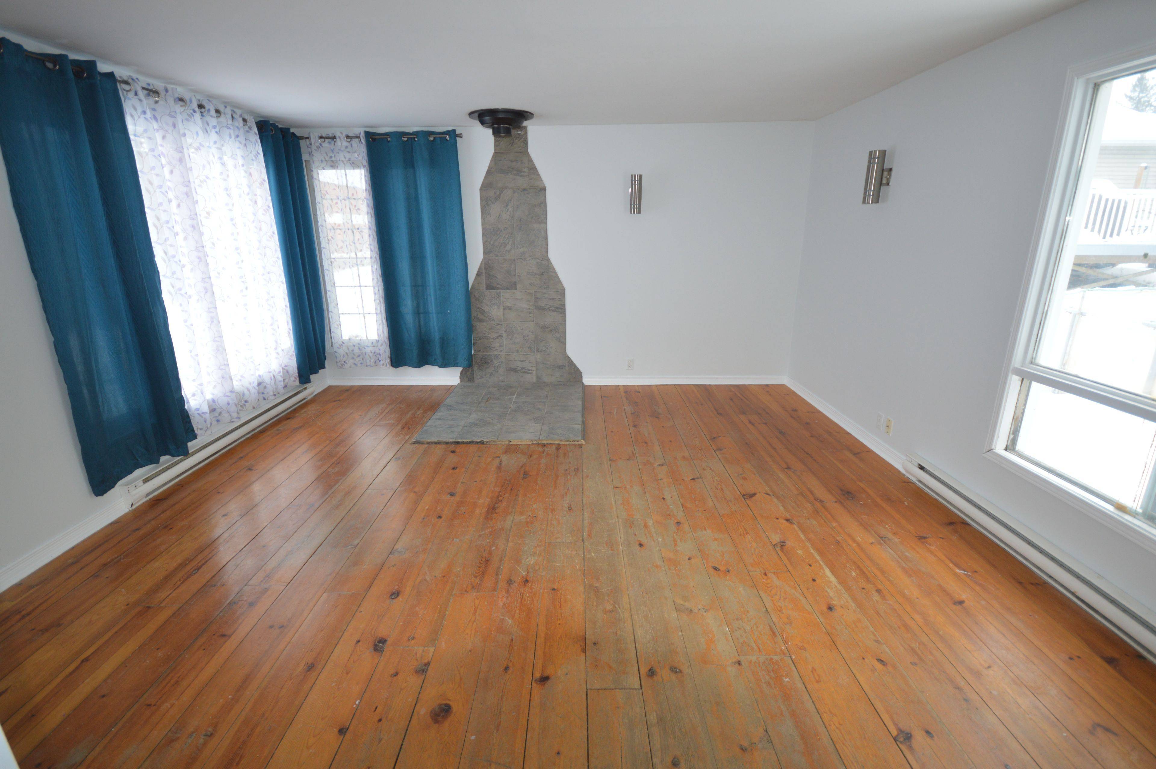 Renfrew, ON K7V 2Y7,235 Renfrew AVE W