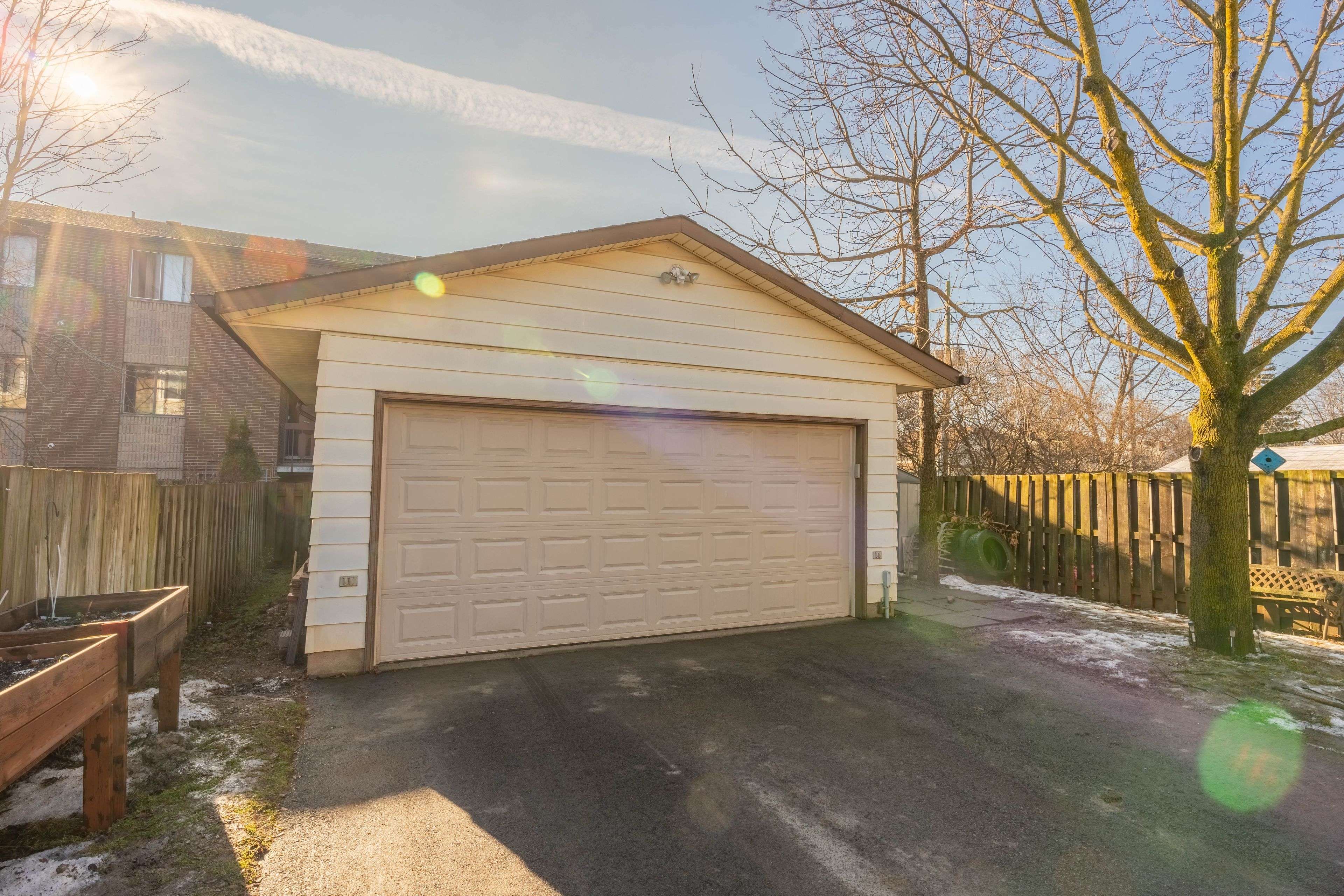Welland, ON L3C 6A1,38 Dougherty CRES