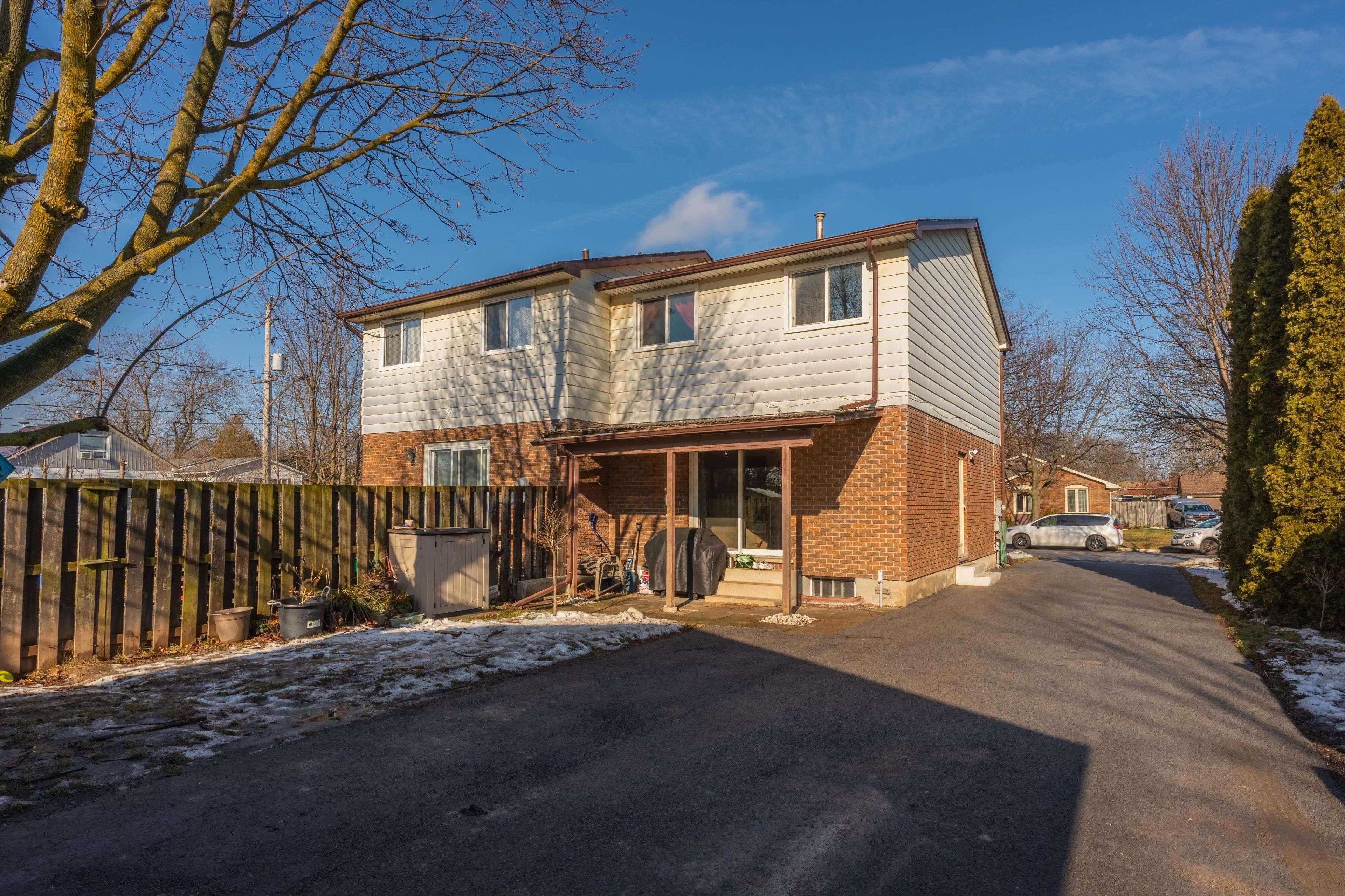 Welland, ON L3C 6A1,38 Dougherty CRES