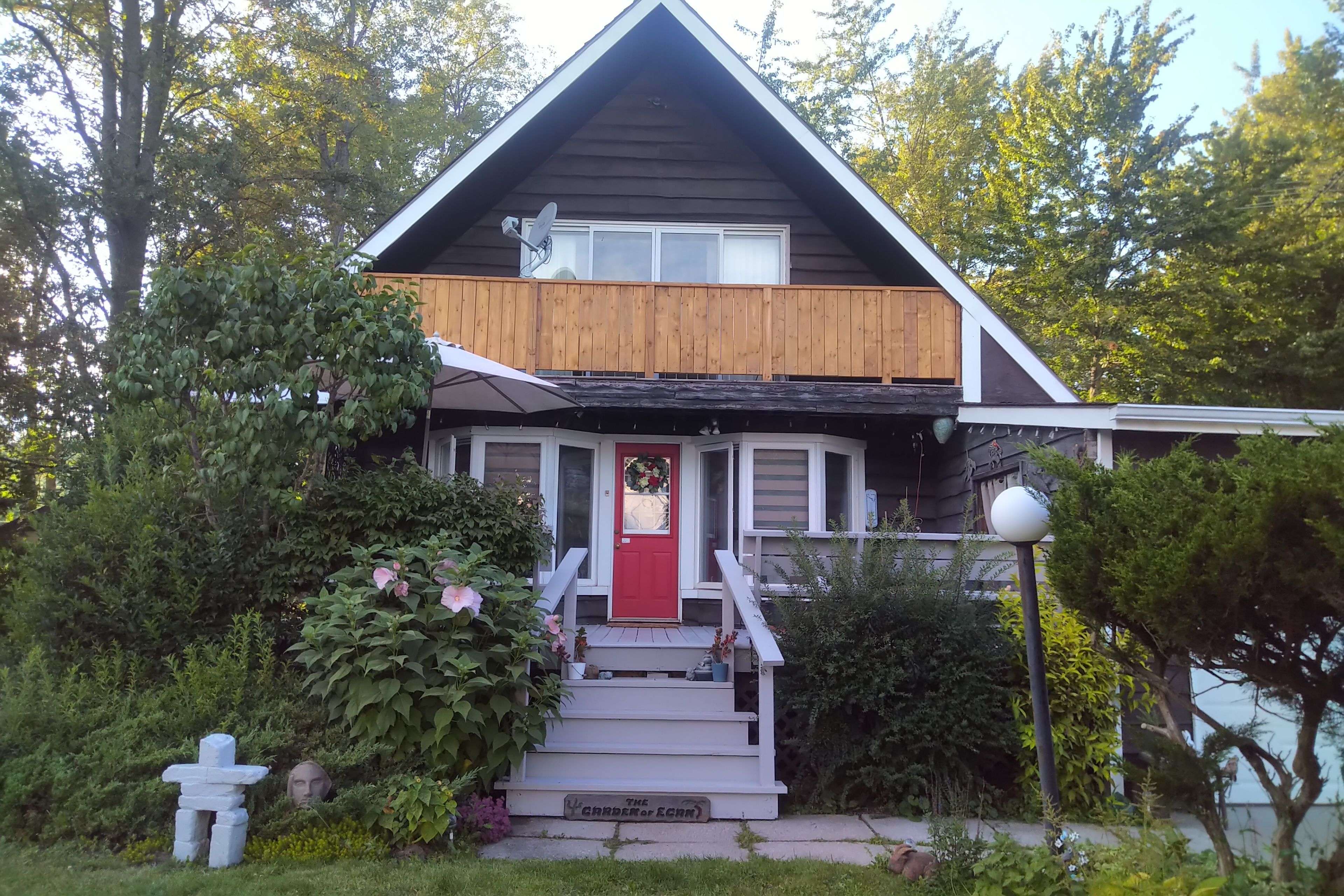 Hamilton, ON L8B 1C4,57 12th Concession RD E #1