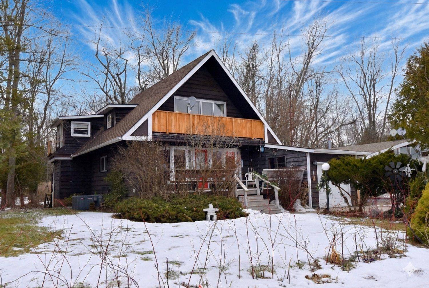 Hamilton, ON L8B 1C4,57 12th Concession RD E #1