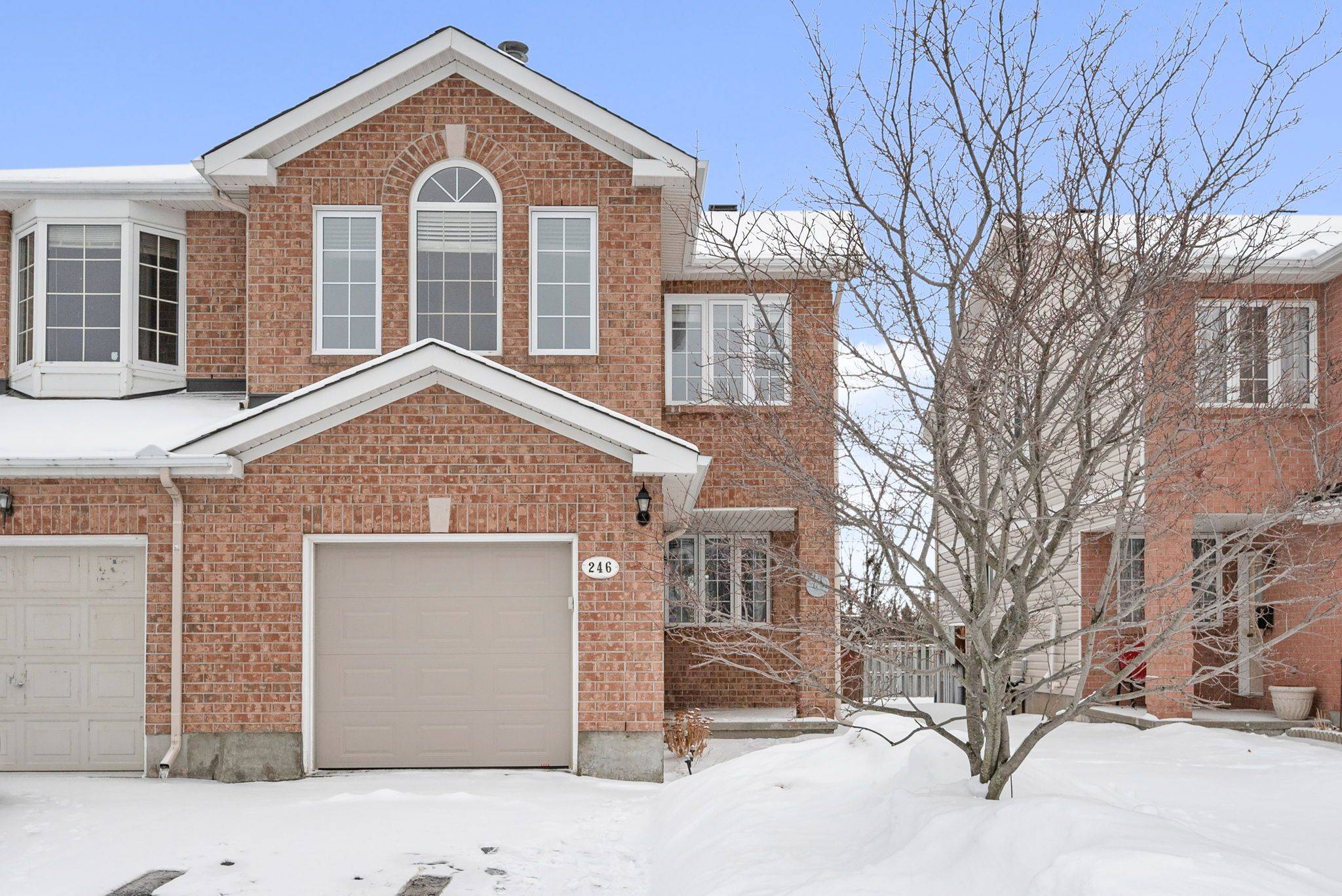 Barrhaven, ON K2J 4N5,246 Mountshannon DR