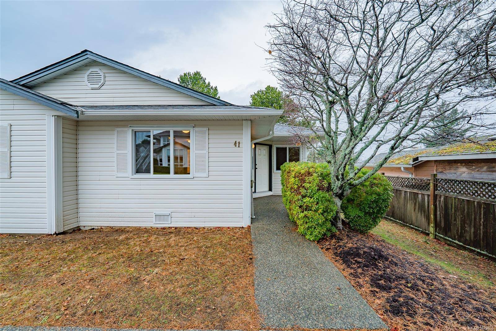 Nanaimo, BC V9V 1N7,6245 Blueback Rd #41