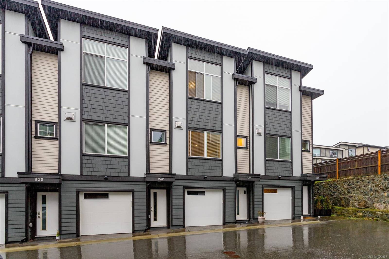 Langford, BC V9C 0J4,933 Turnstone Ridge