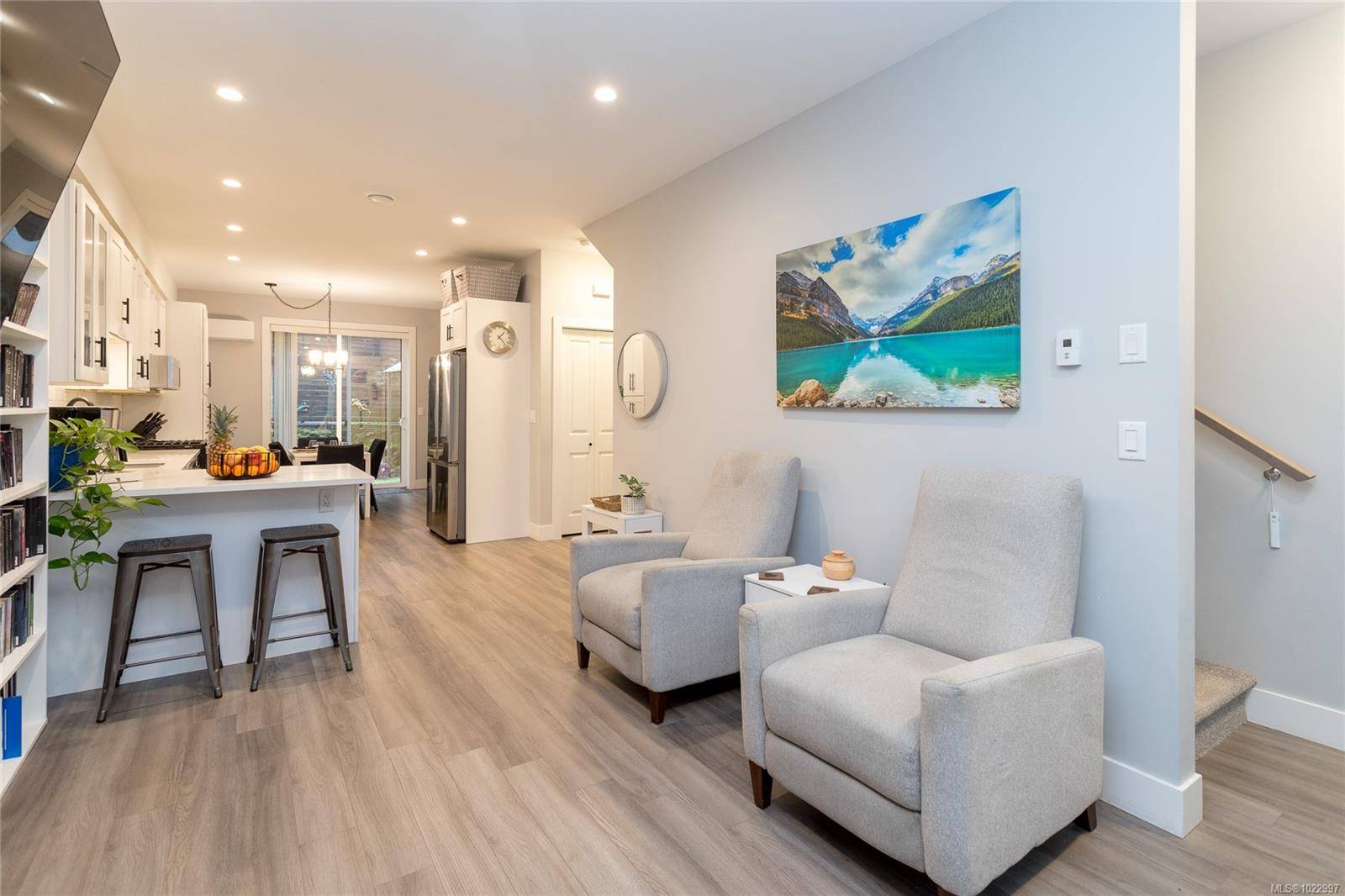 Langford, BC V9C 0J4,933 Turnstone Ridge