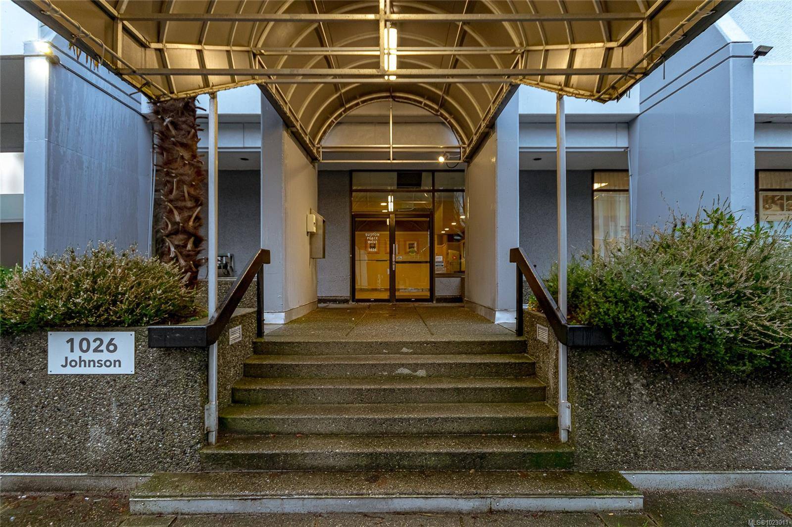 Victoria, BC V8V 3N7,1026 Johnson St #401