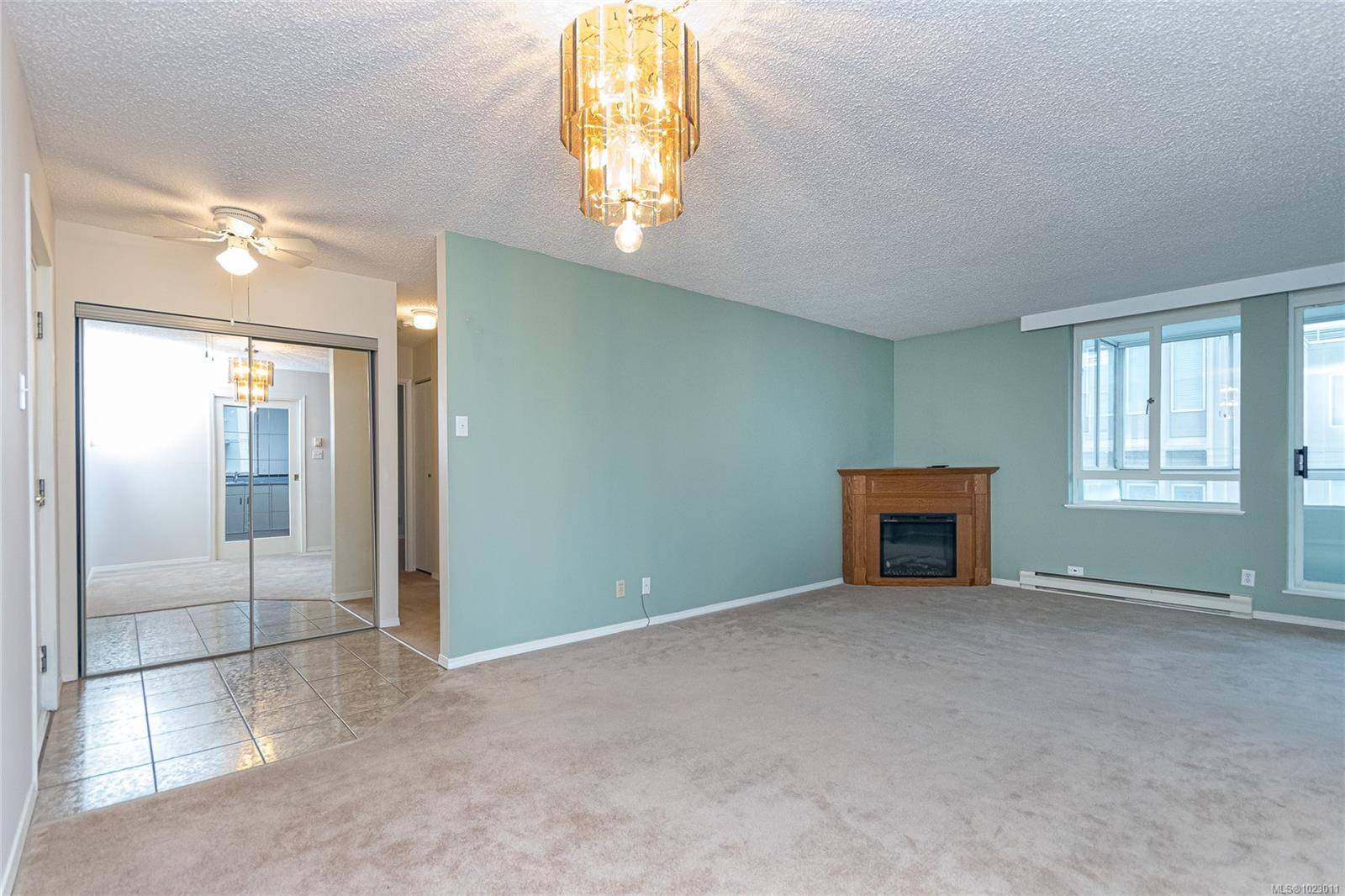 Victoria, BC V8V 3N7,1026 Johnson St #401