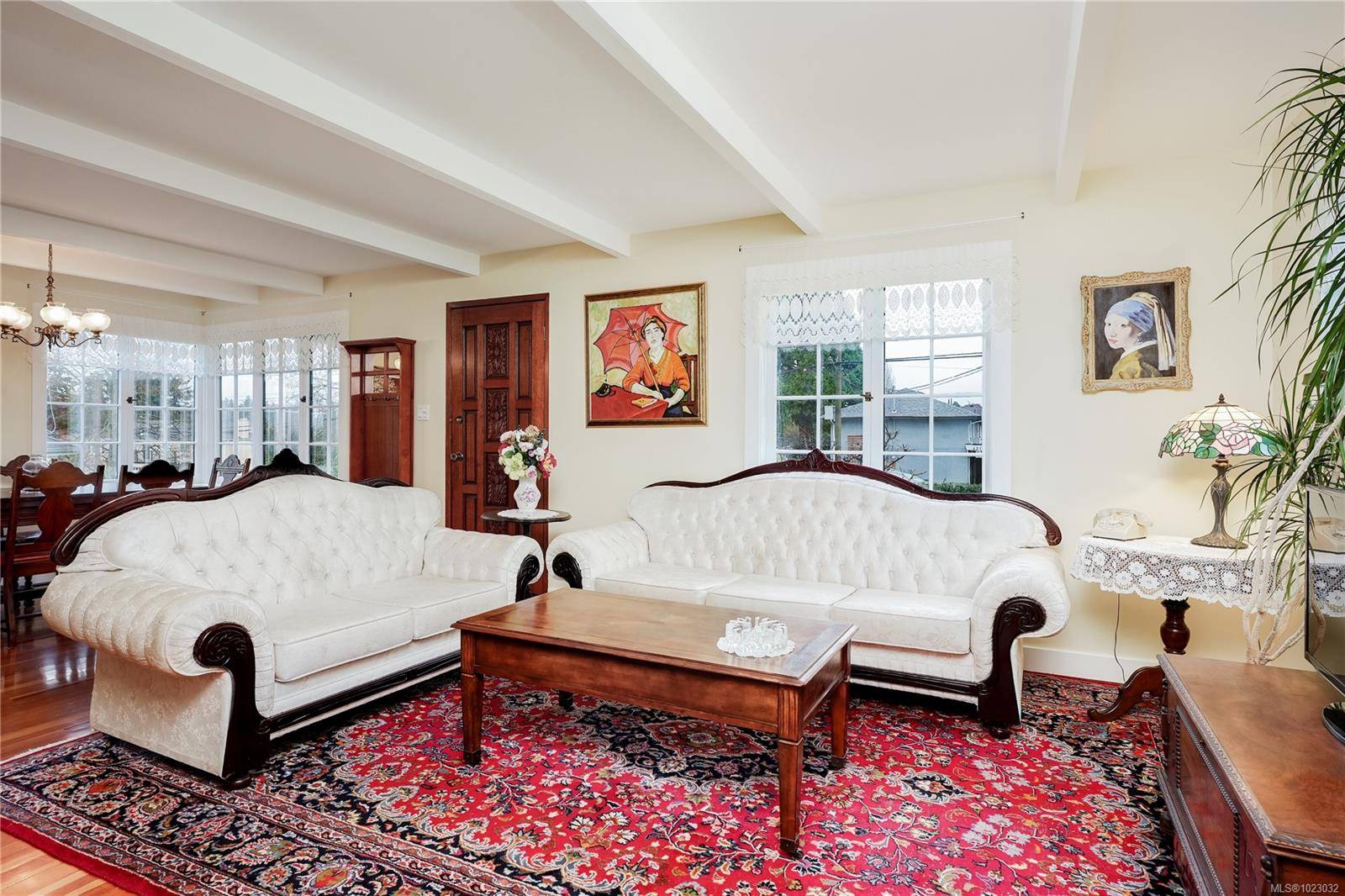 Saanich, BC V8Z 3C5,841 MANN Ave