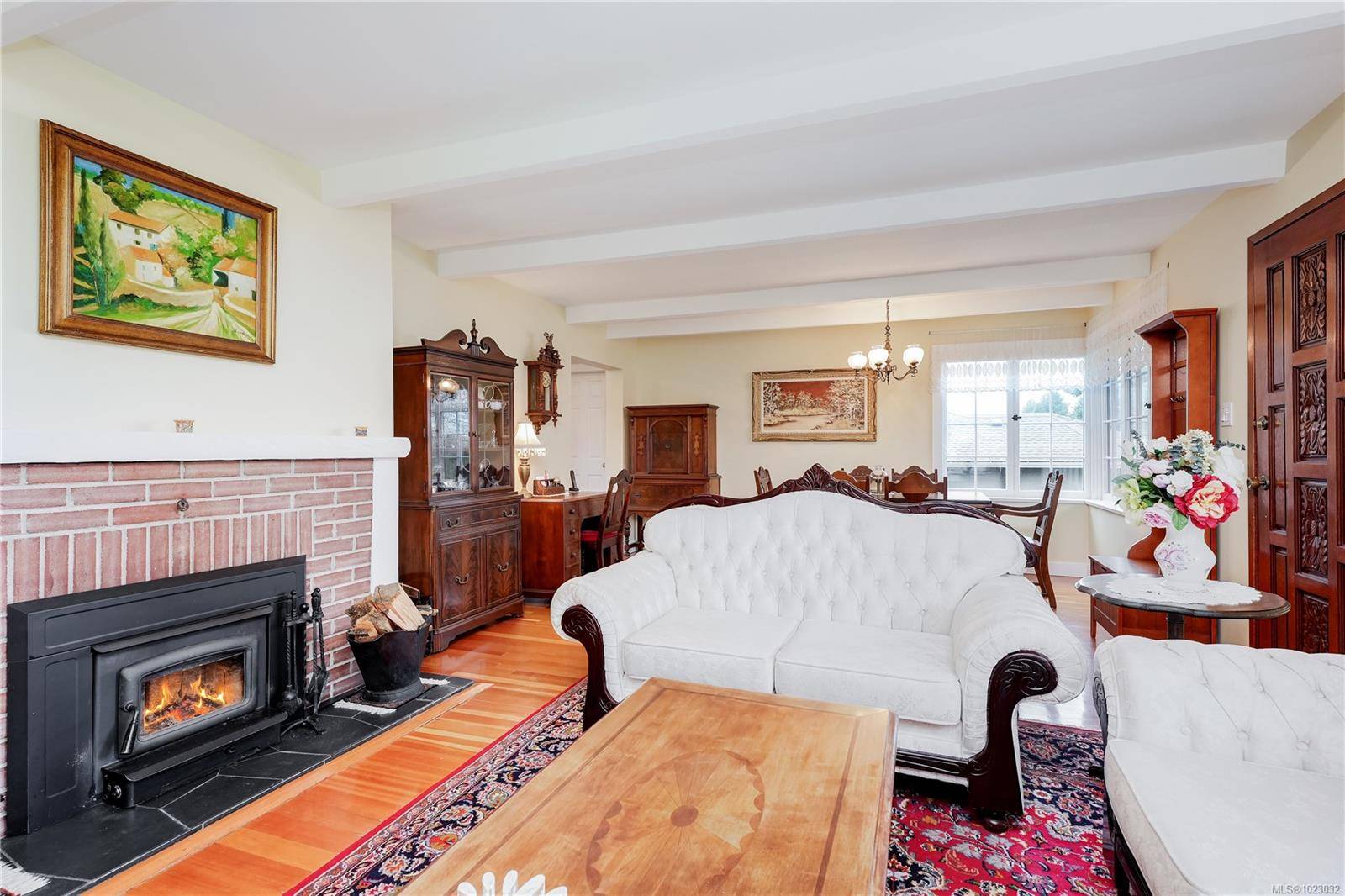 Saanich, BC V8Z 3C5,841 MANN Ave