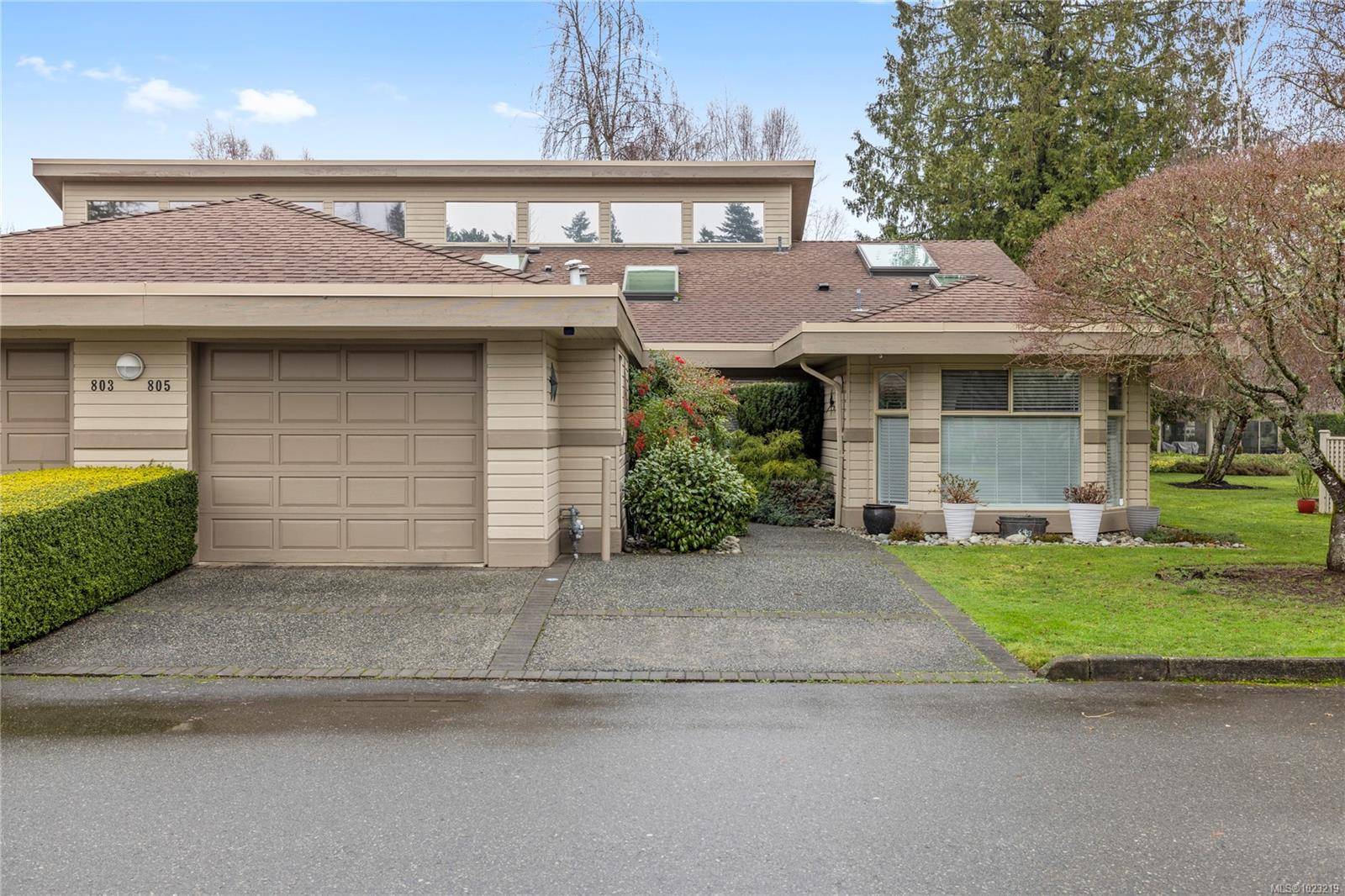 French Creek, BC V9P 2B8,805 Lakes Blvd