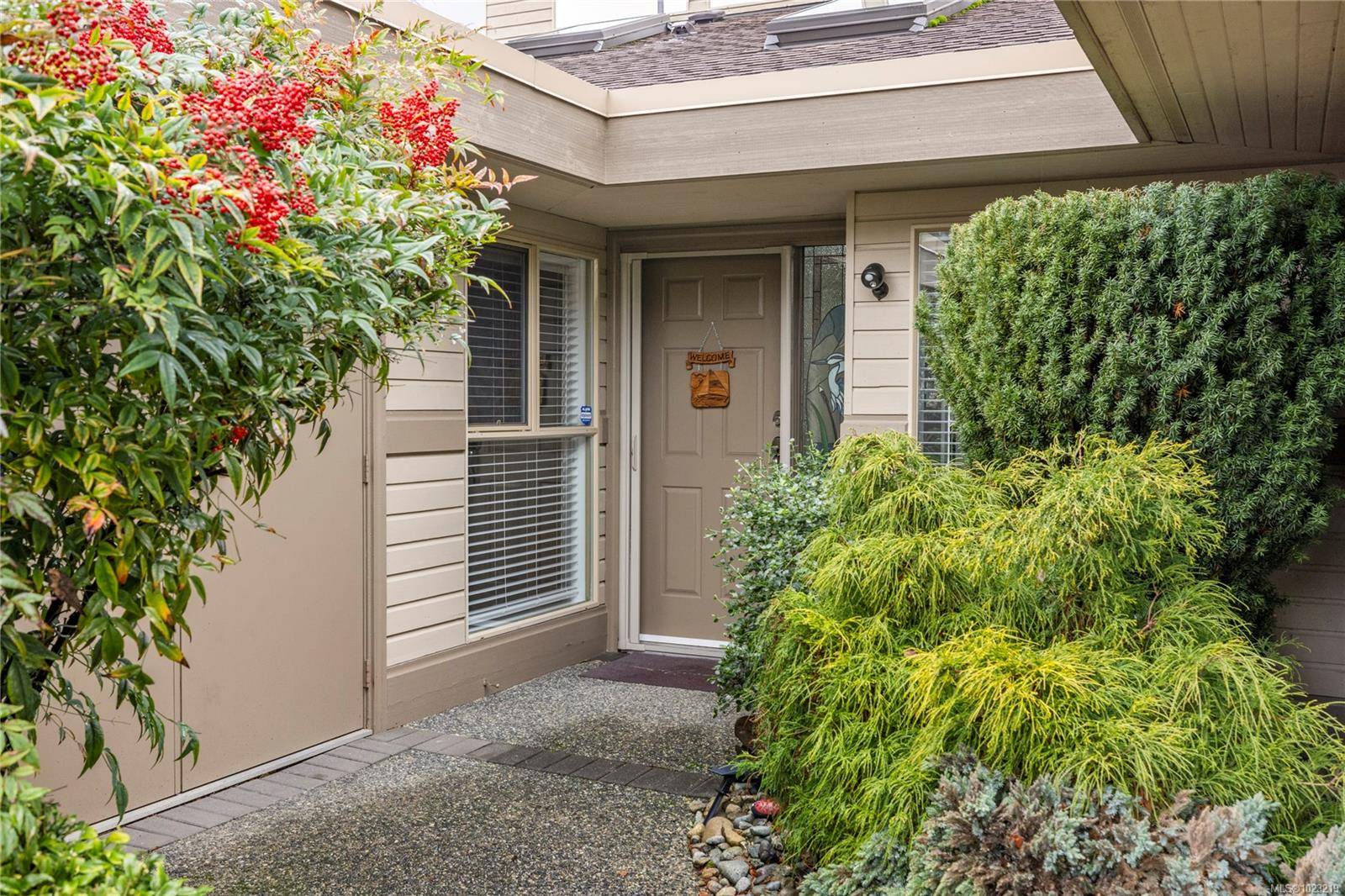 French Creek, BC V9P 2B8,805 Lakes Blvd