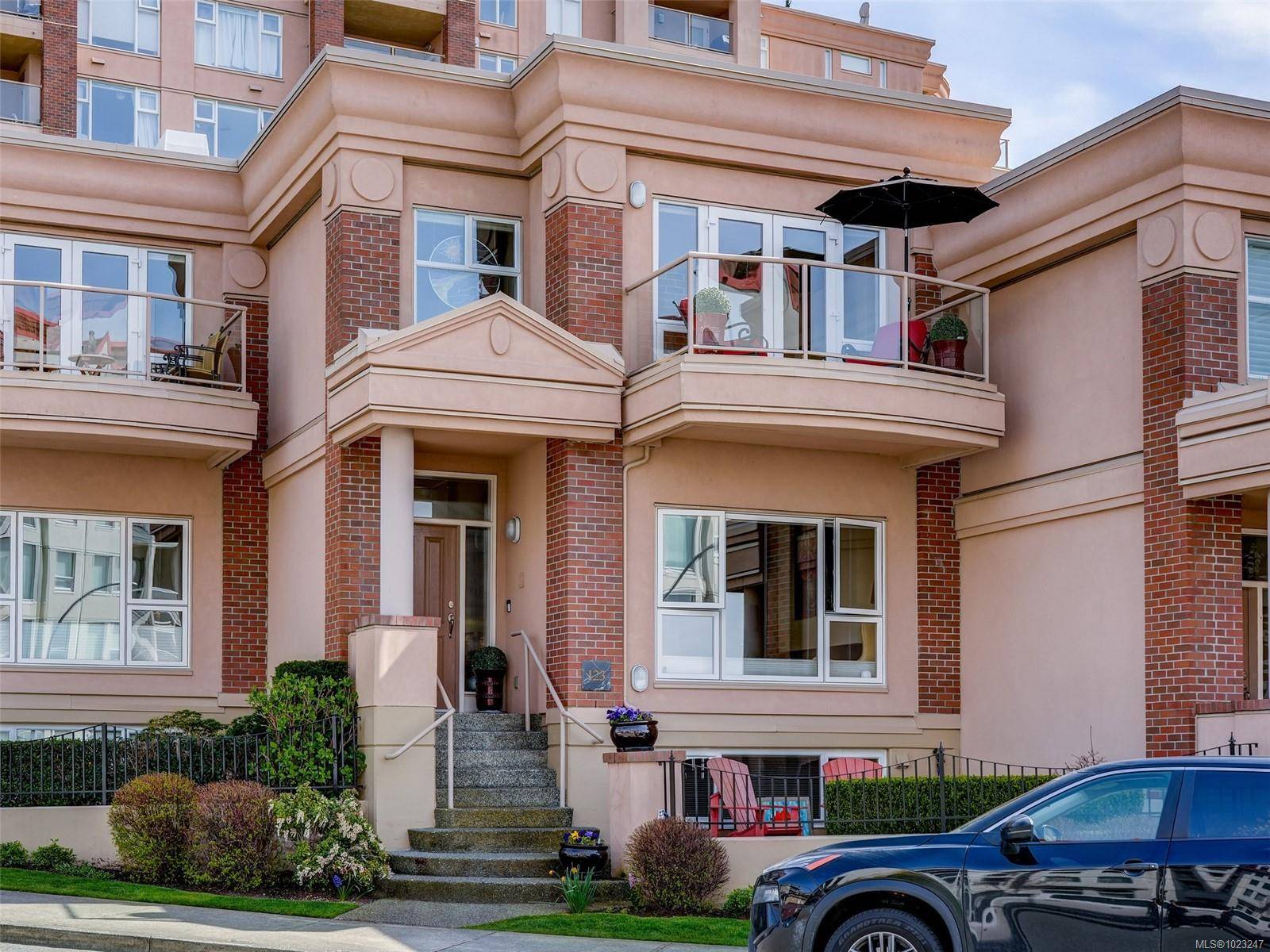 Victoria, BC V9A 7M5,75 Songhees Rd #123