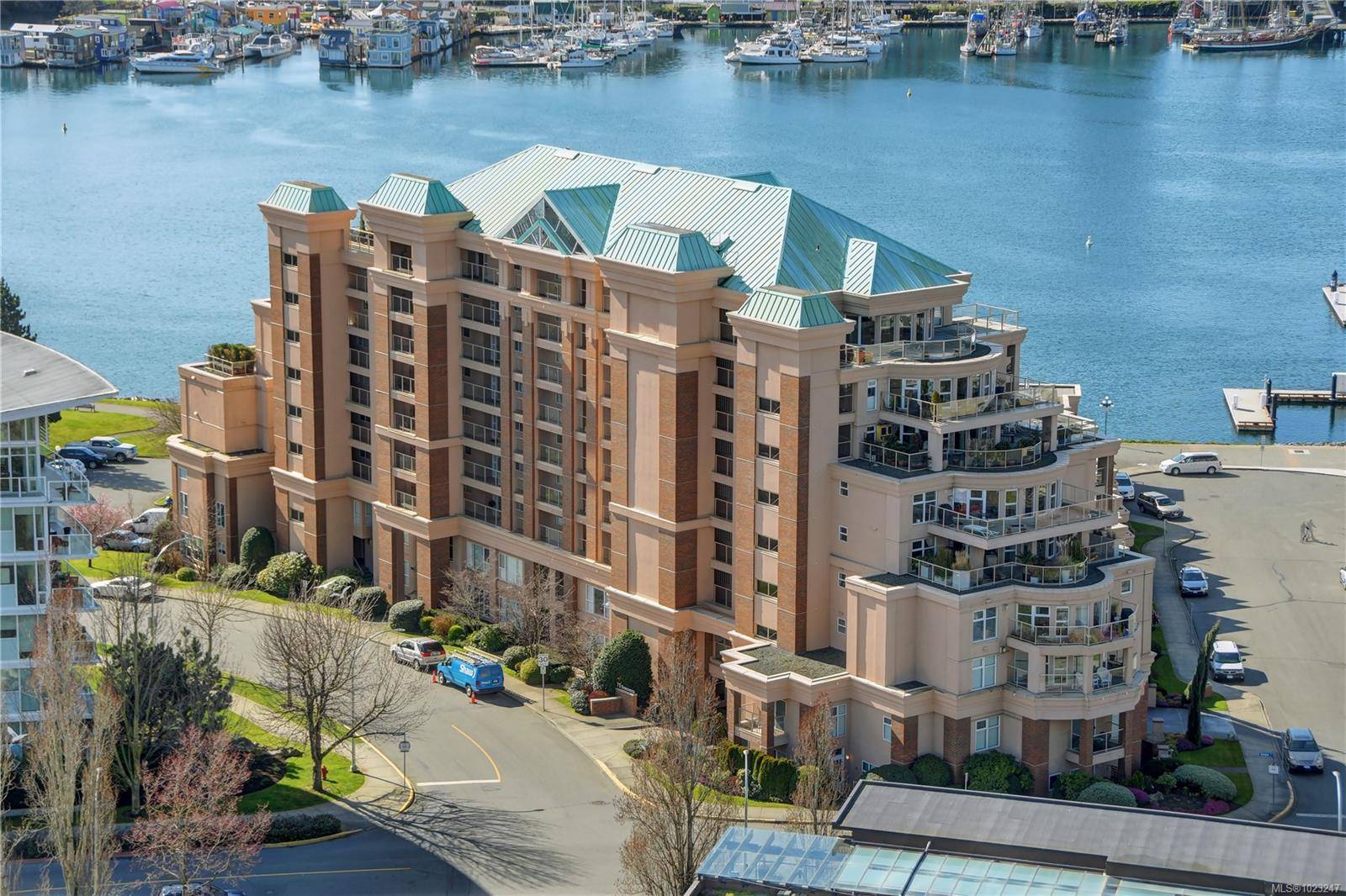 Victoria, BC V9A 7M5,75 Songhees Rd #123