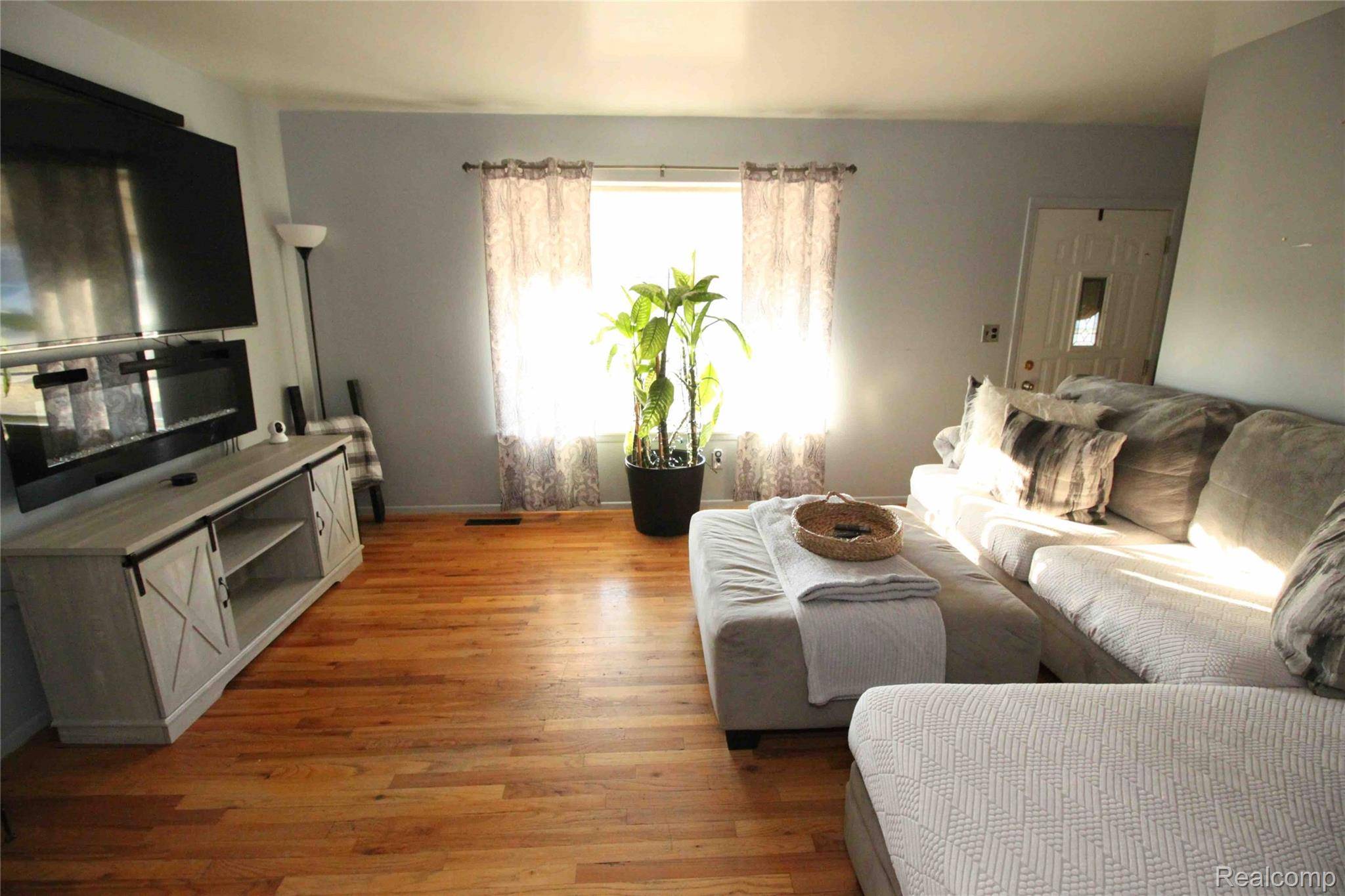 Roseville, MI 48066,27820 Larry ST