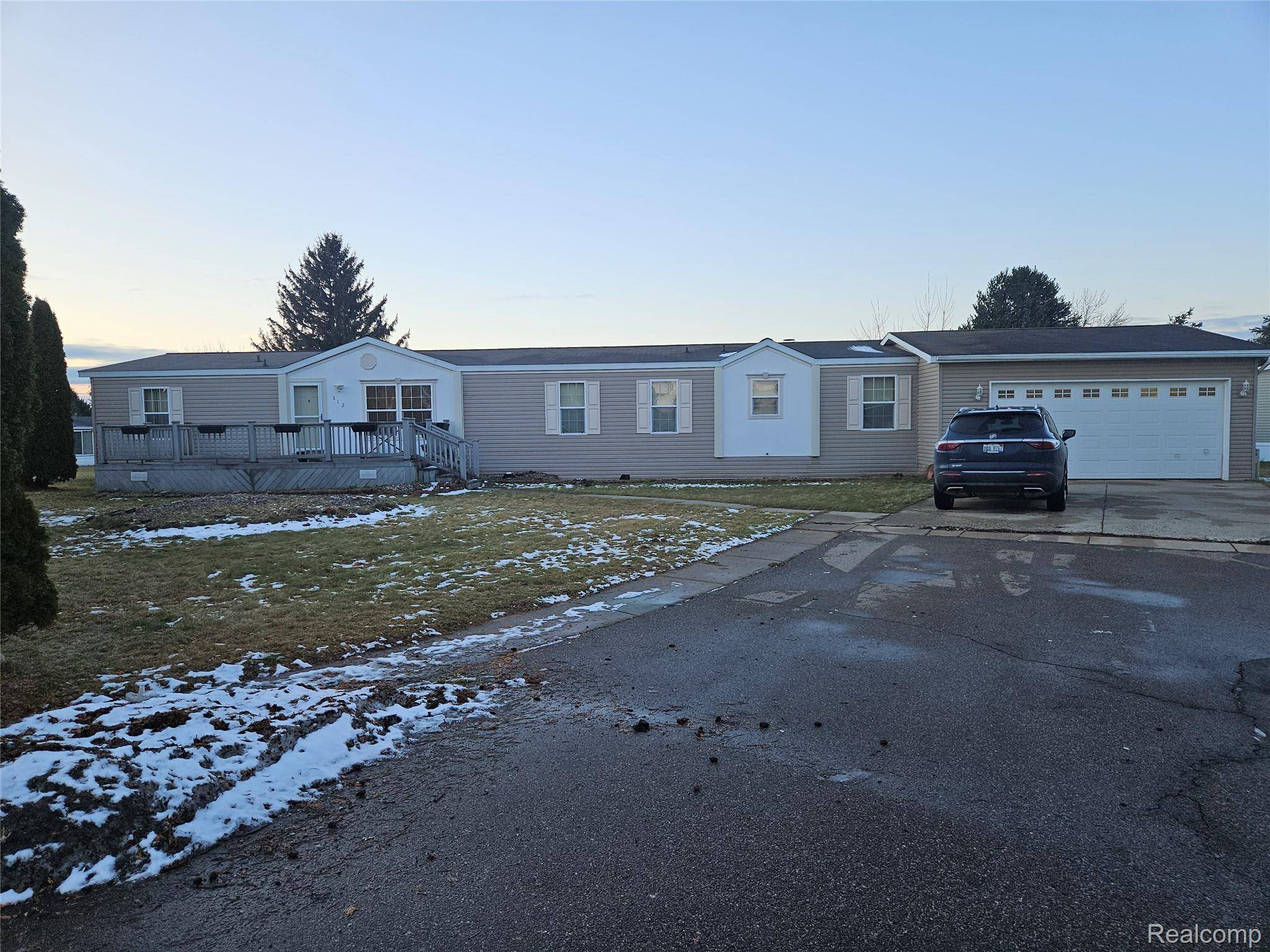 Flint, MI 48506,312 Black Oak