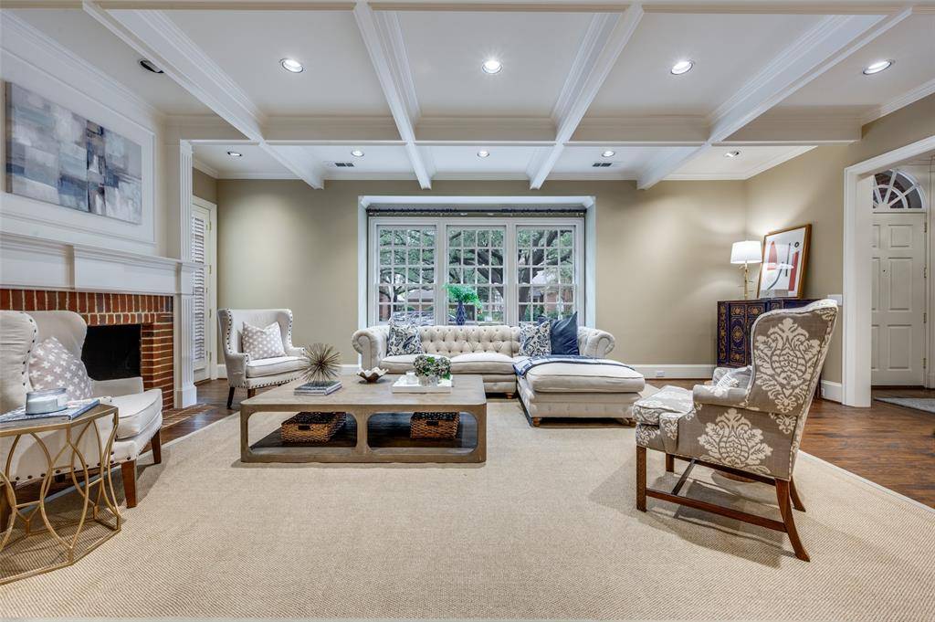 Dallas, TX 75209,5804 Redwood Court