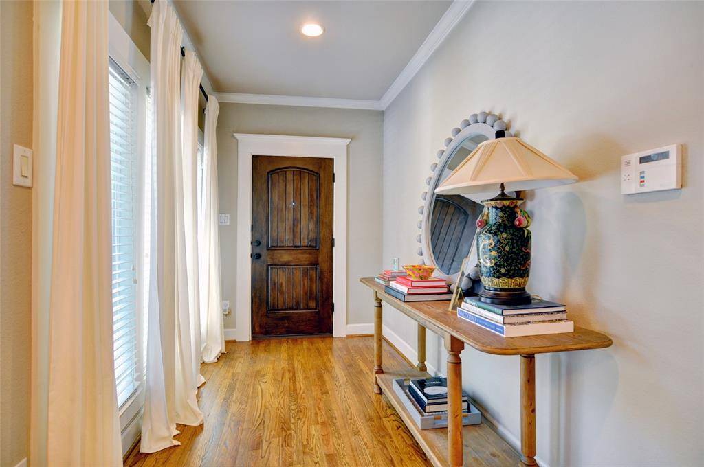 Fort Worth, TX 76107,3915 W 6th Street