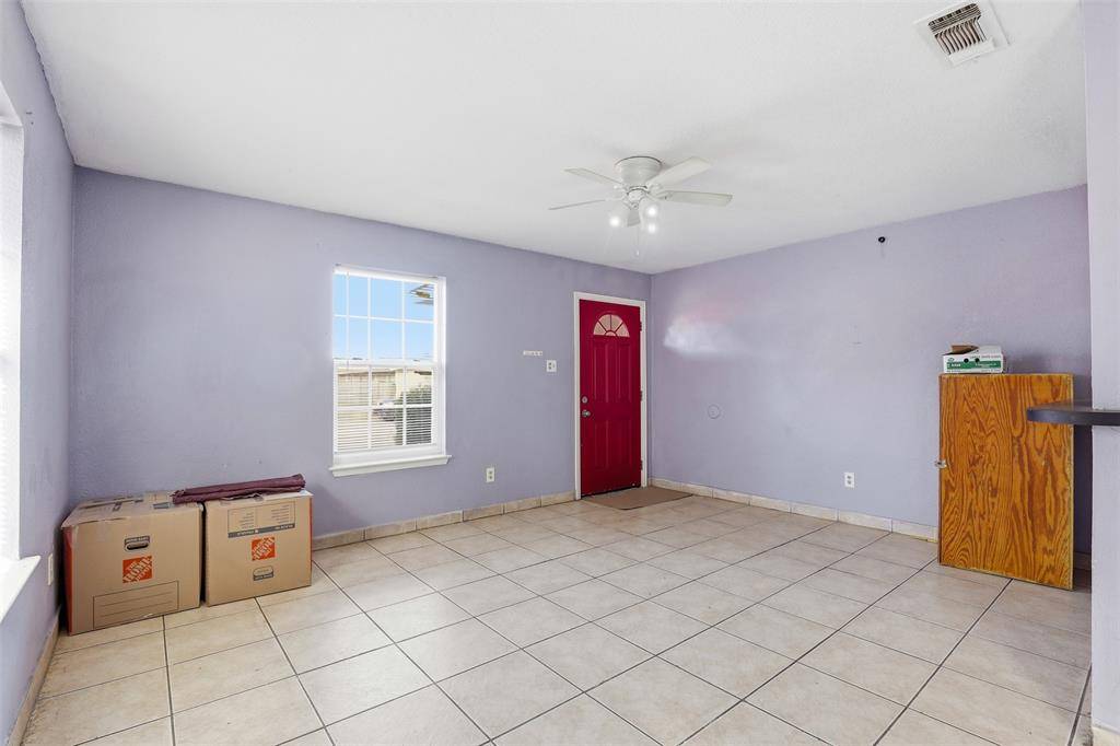 Arlington, TX 76011,116 Maple Street #A