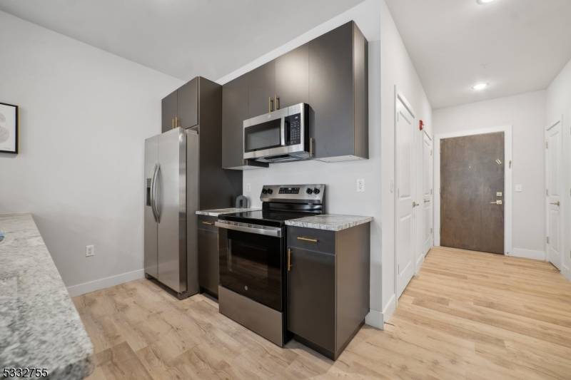 East Orange City, NJ 07017,227 N Walnut St #117