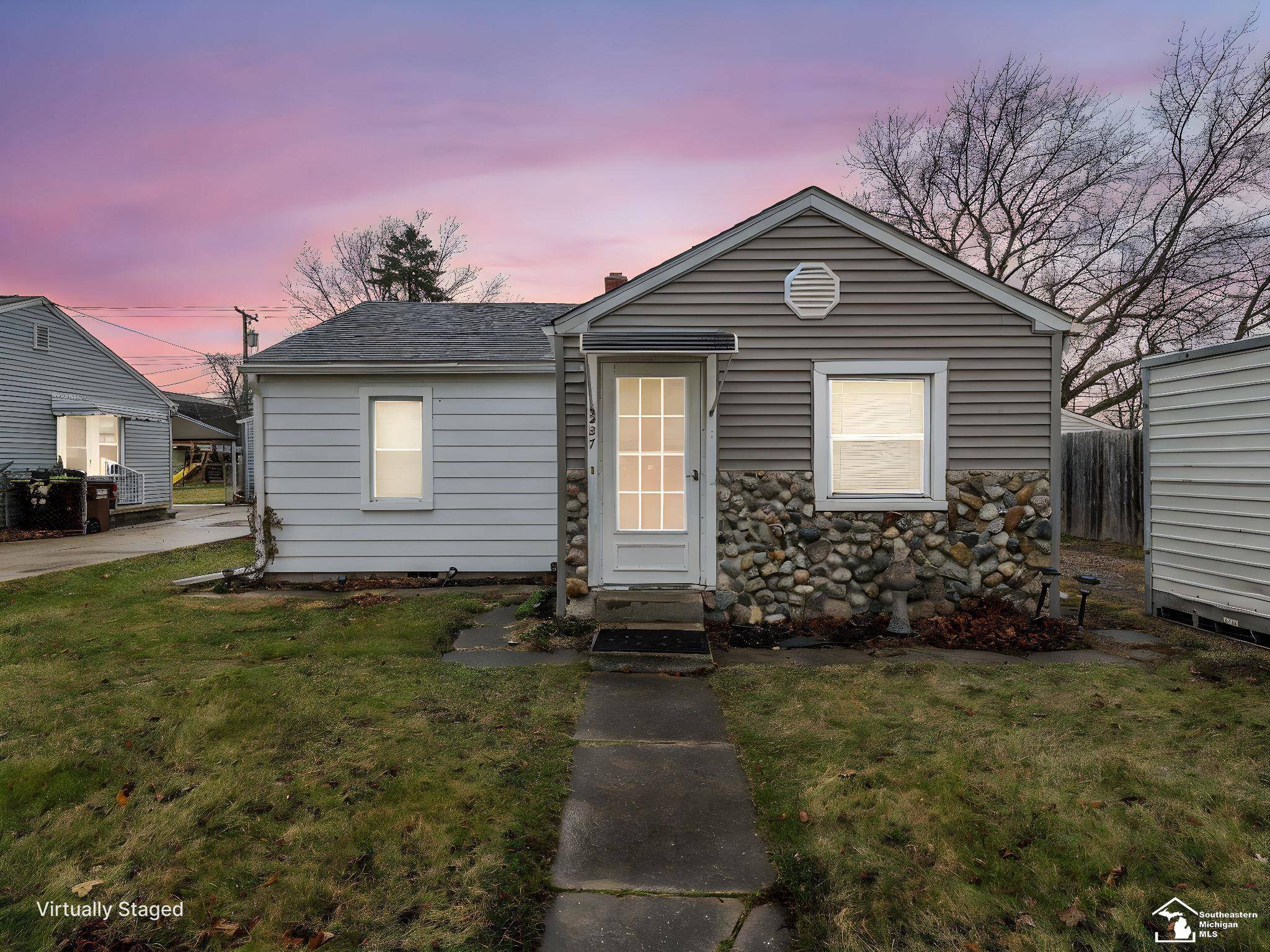 Monroe, MI 48162,227 Huber DR