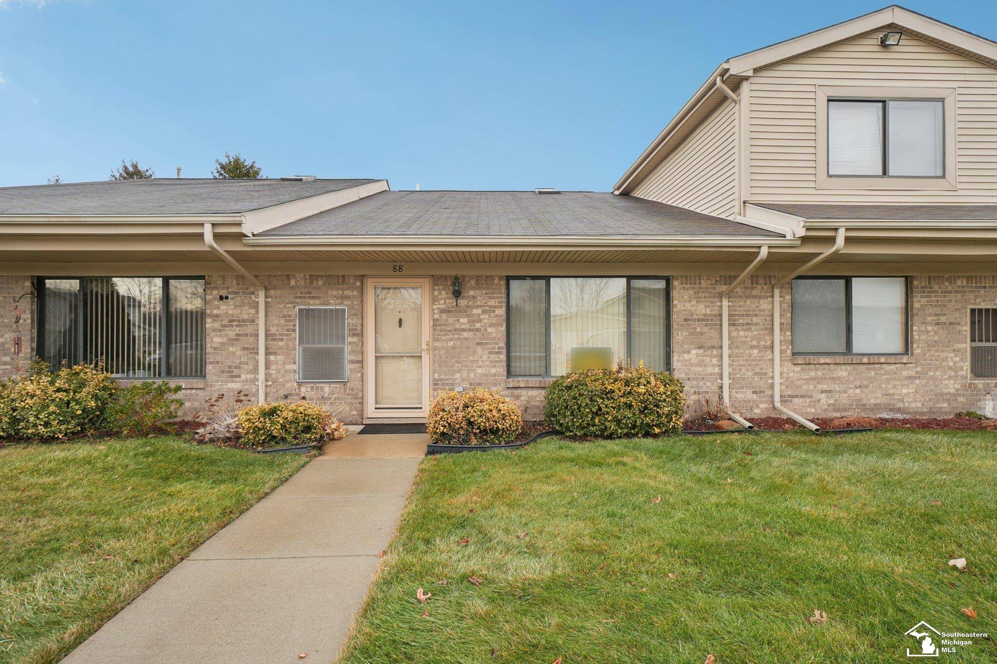 Southgate, MI 48195,16064 Holz DR