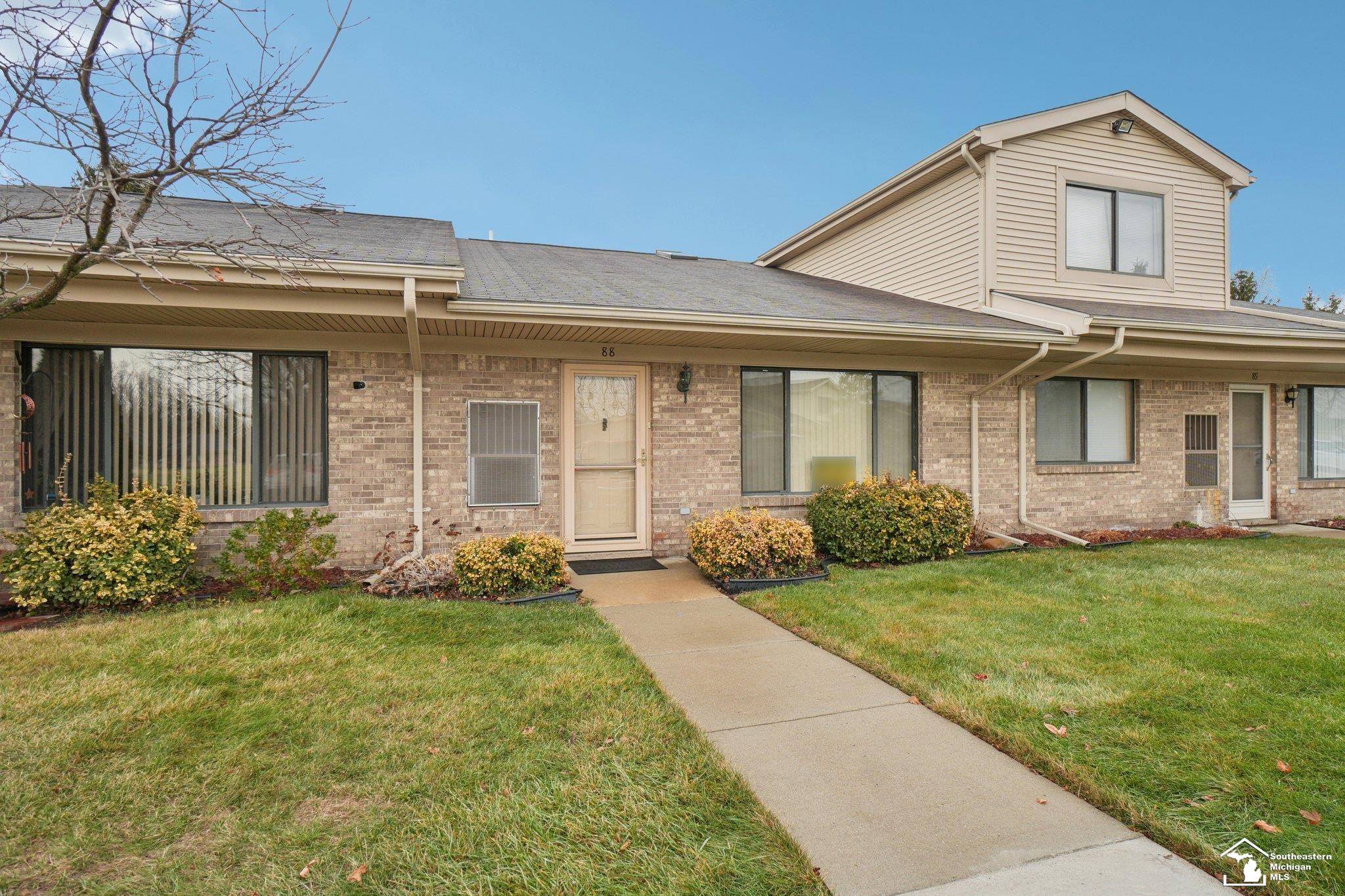 Southgate, MI 48195,16064 Holz DR