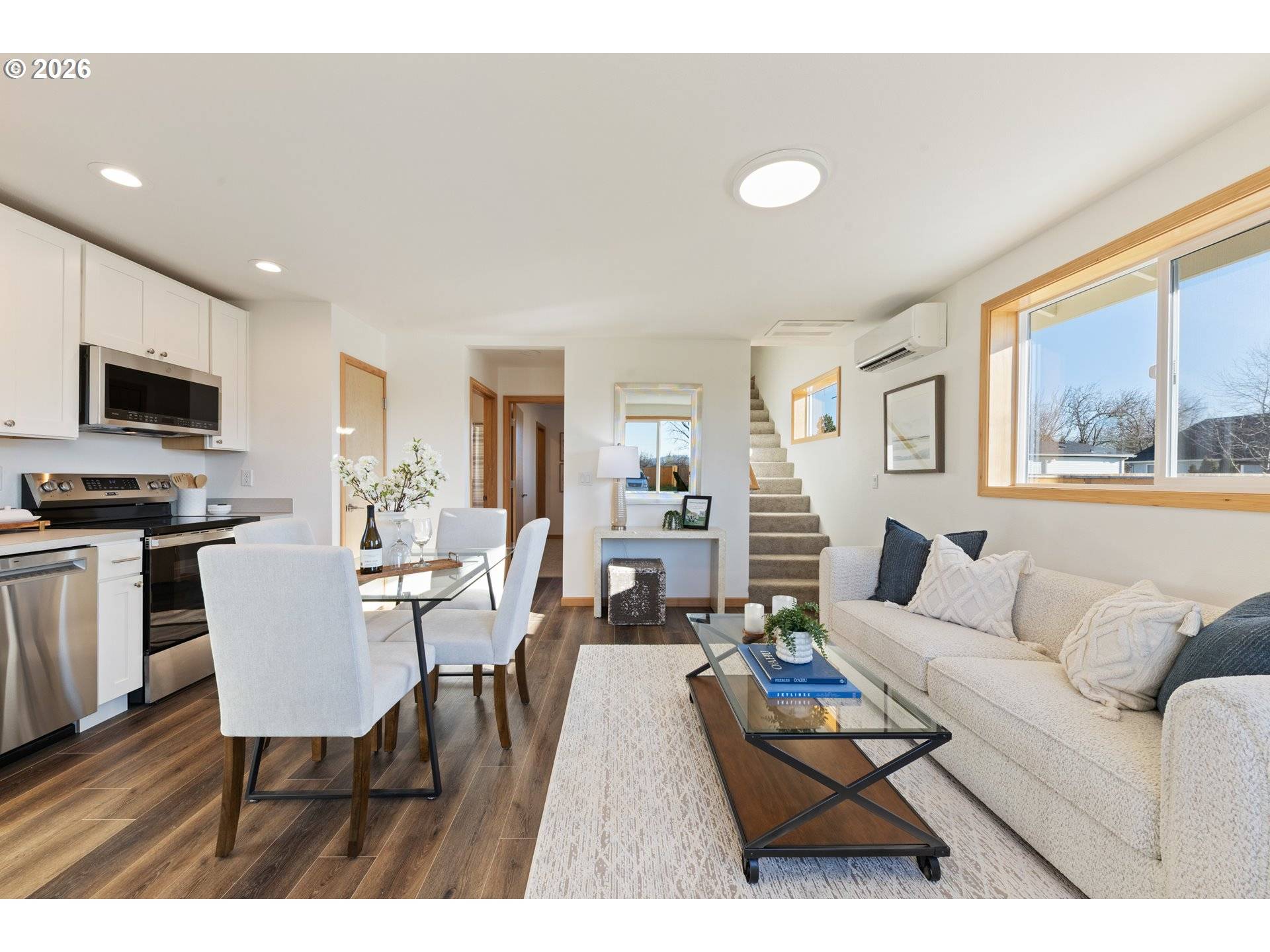 715 ST CHARLES ST, Eugene, OR 97402