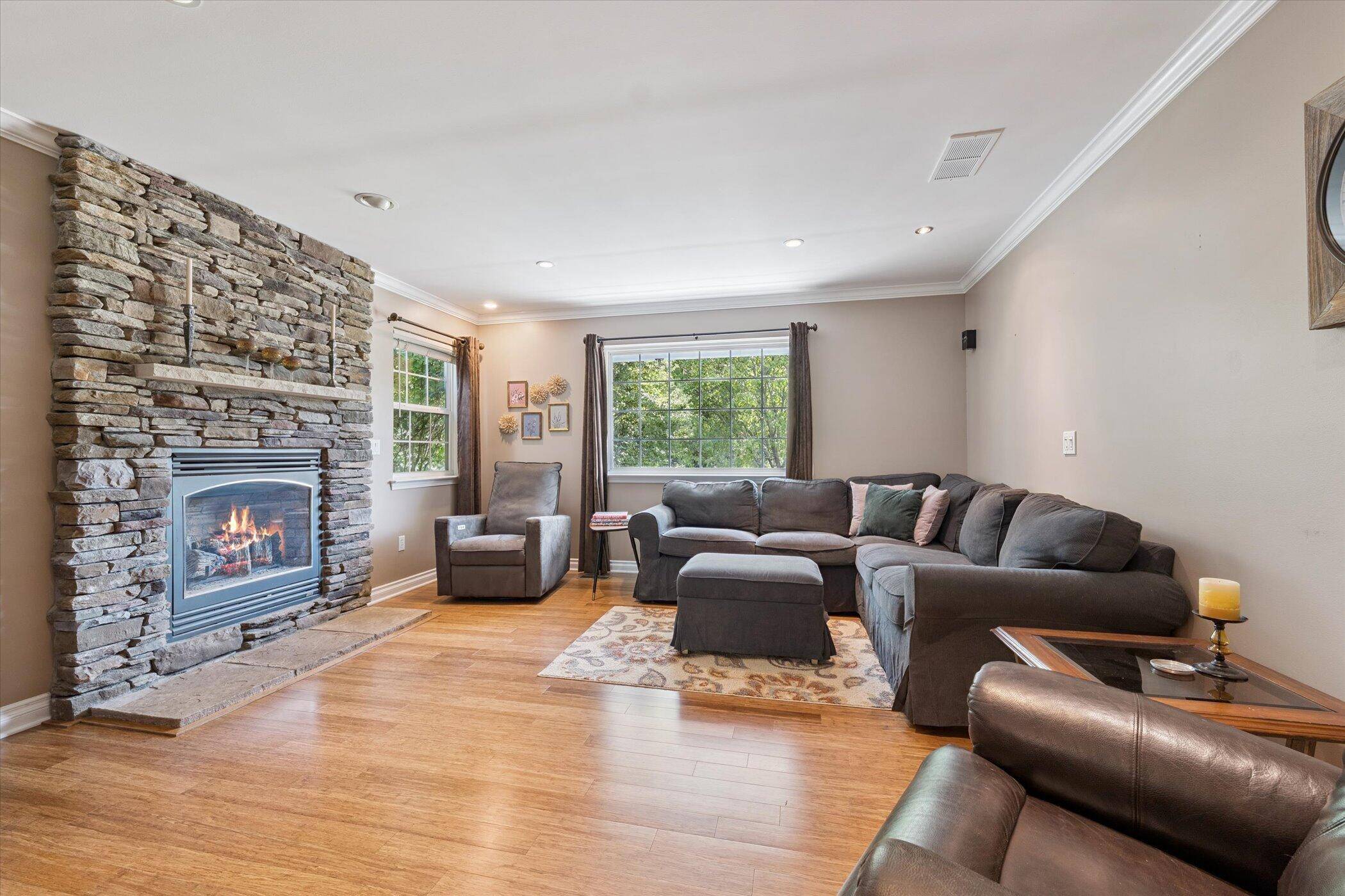 Howell, MI 48843,959 Menominee DR