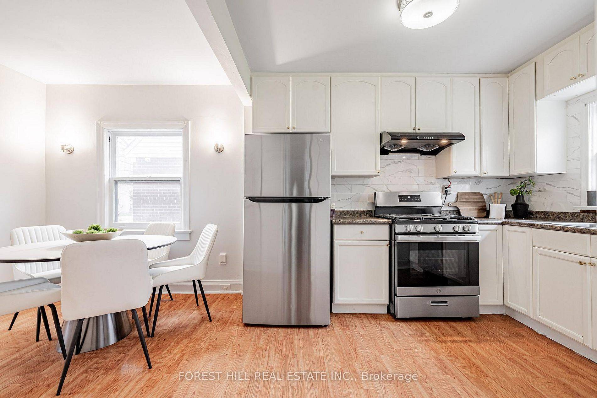 Toronto C14, ON M2N 2V5,174 Avondale AVE