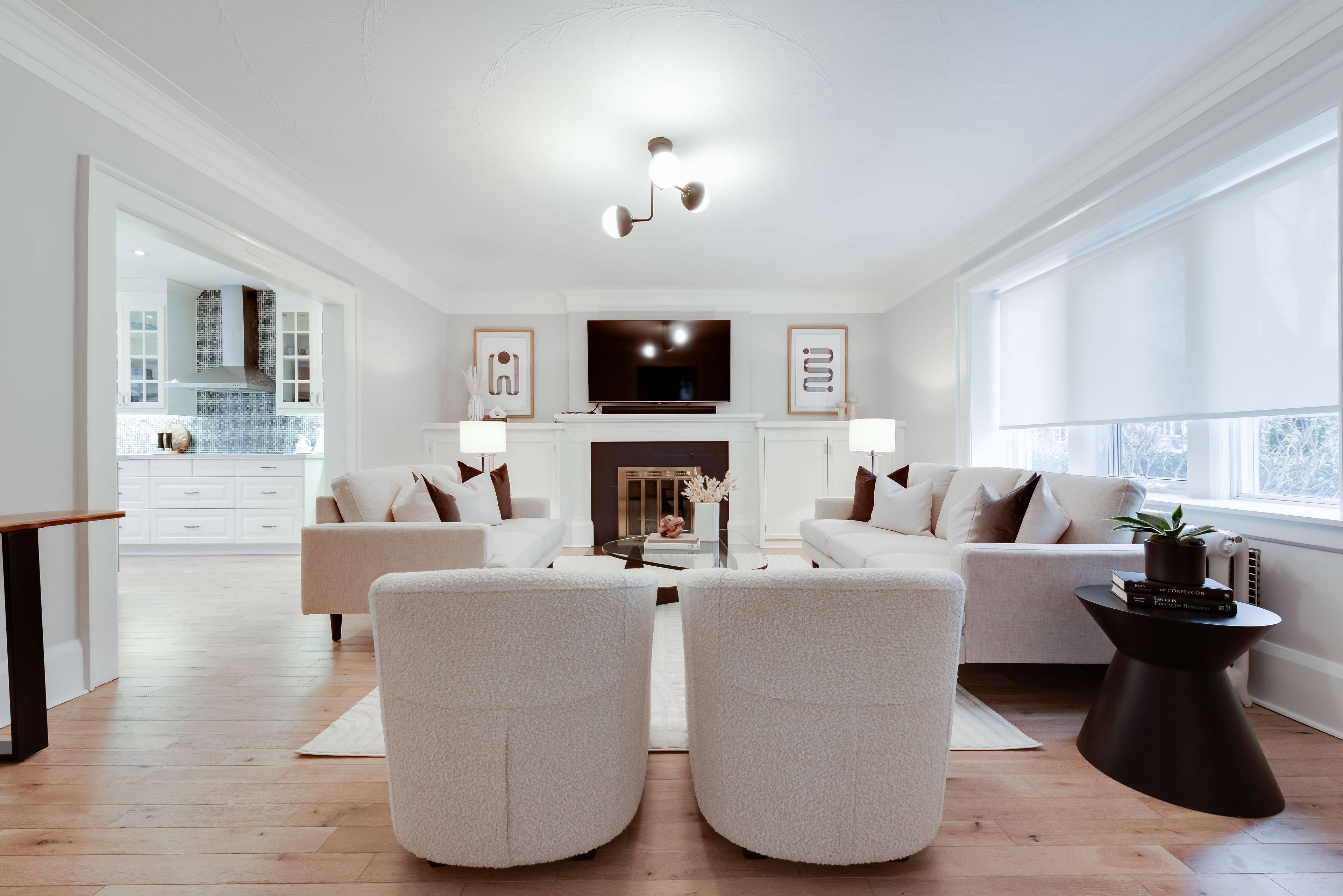 Toronto C02, ON M6H 3H3,91 Northcliffe BLVD