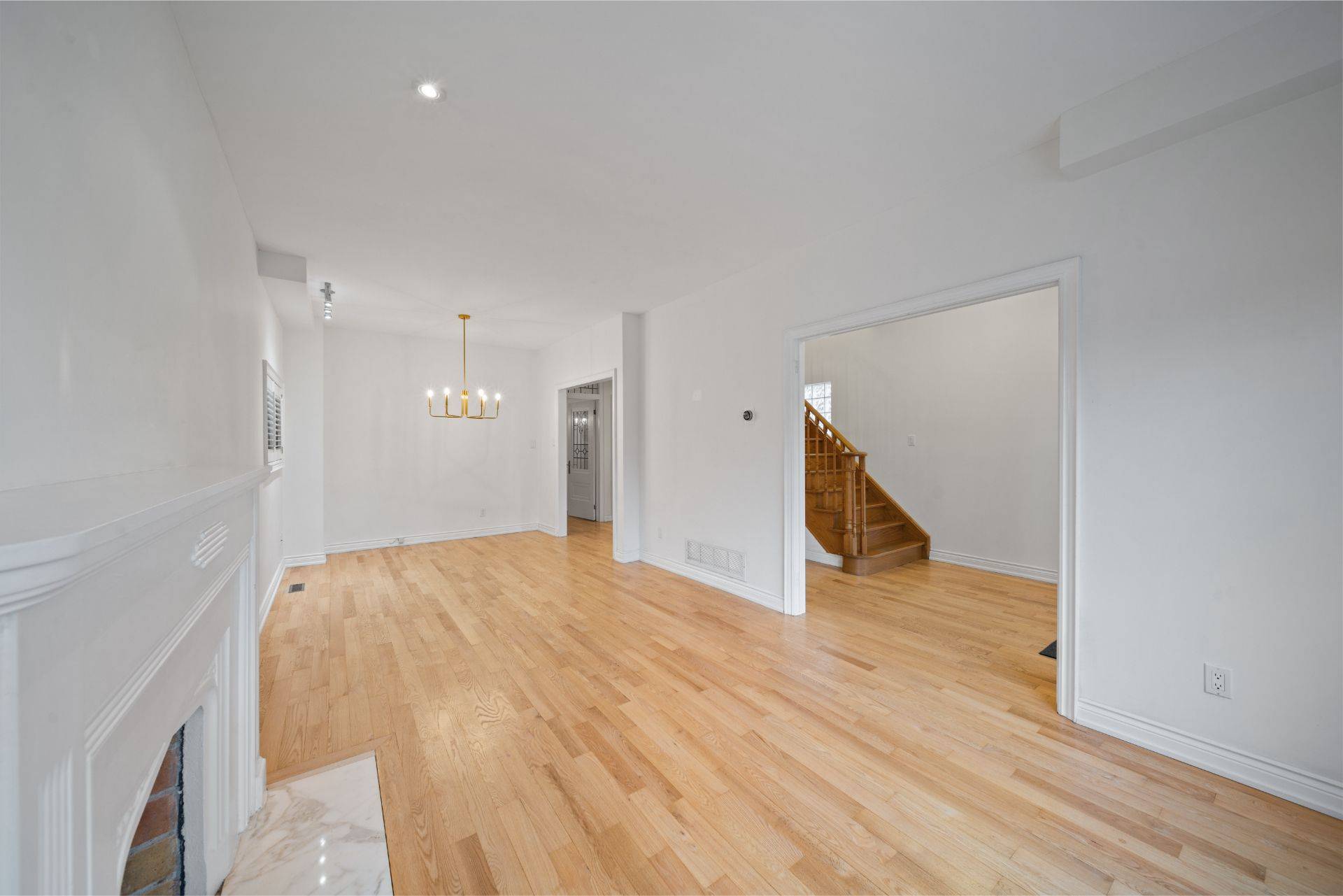 Toronto C11, ON M4G 3R2,1 Beaufield AVE