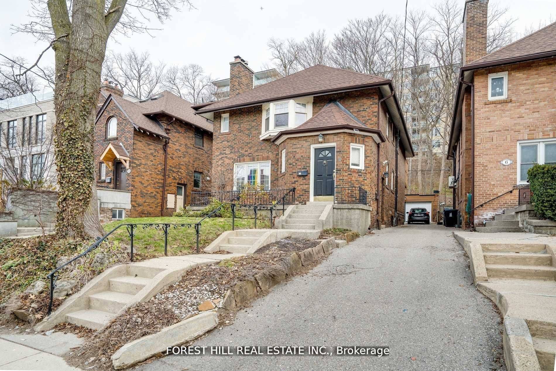 Toronto C02, ON M4V 1E8,8 Poplar Plains CRES #Upper