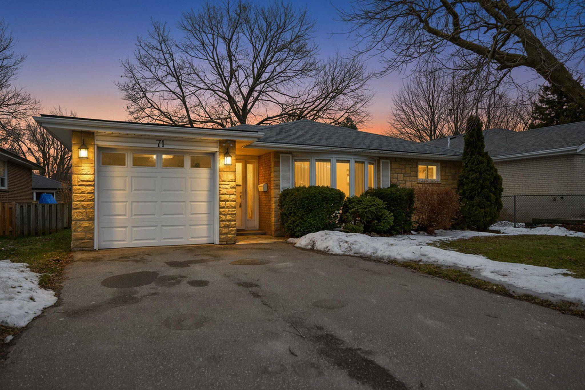 Toronto E09, ON M1J 2Z4,71 Banmoor BLVD