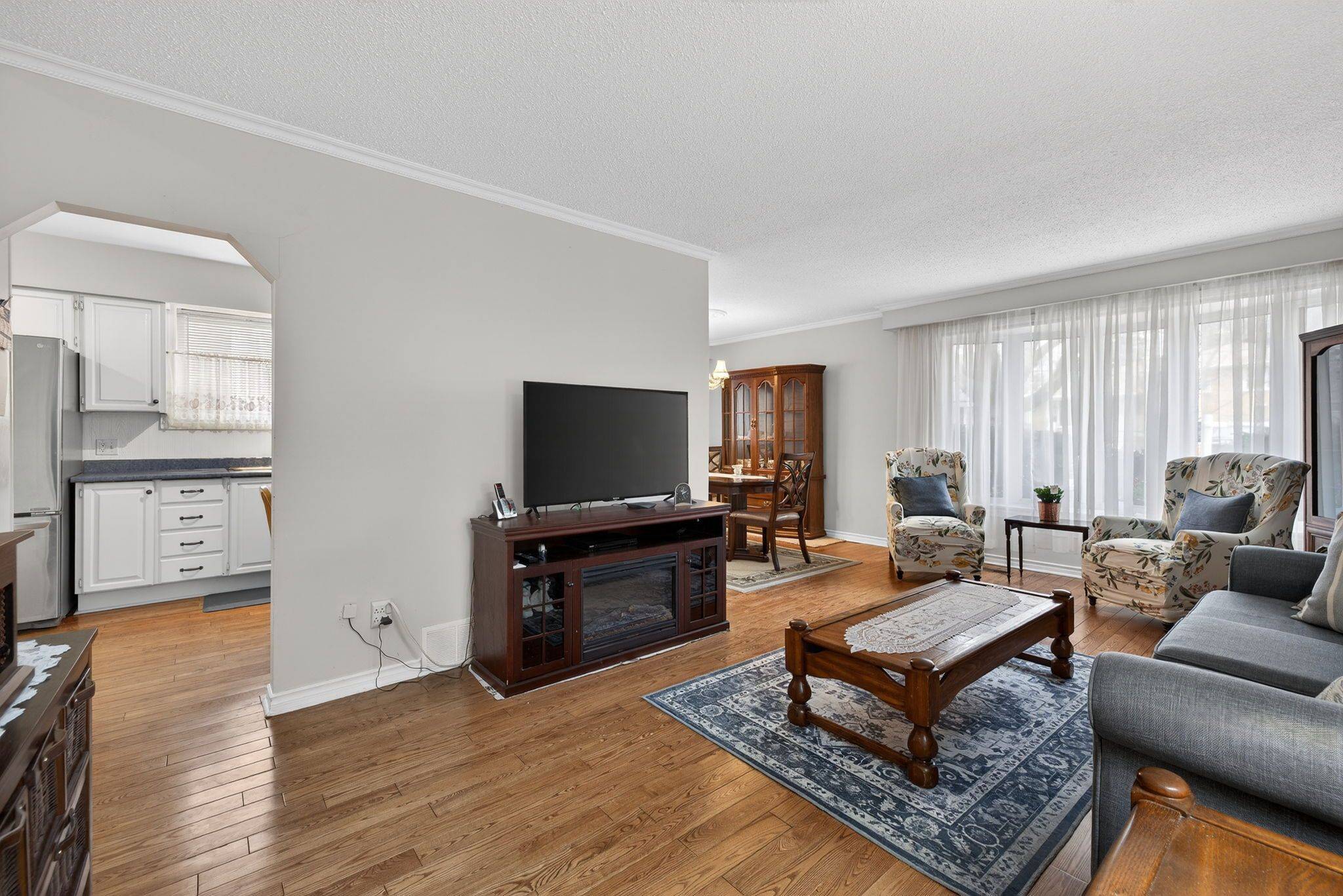 Toronto E09, ON M1J 2Z4,71 Banmoor BLVD