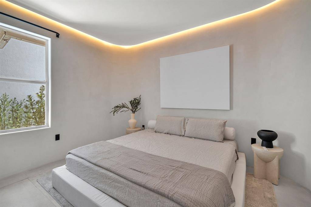 Miami, FL 33137,120 NE 25th St