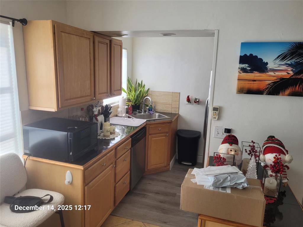 Fort Lauderdale, FL 33305,211 NE 16th Ct #A