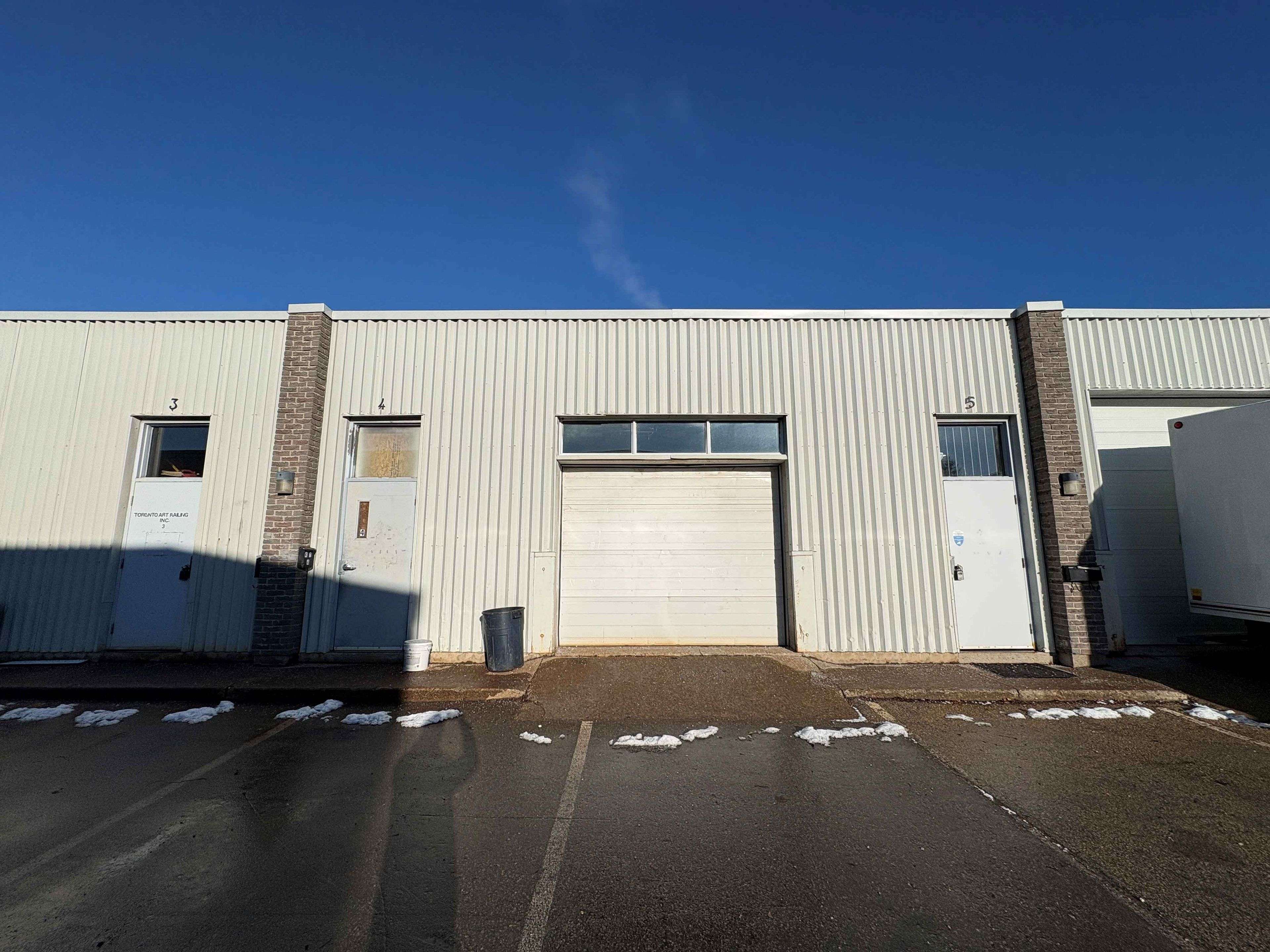 Richmond Hill, ON L4C 5E5,475 Edward AVE #4